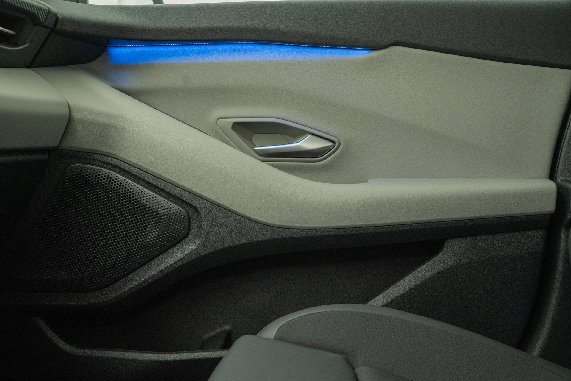 FORD Capri Extended Range Premium AWD-image-13