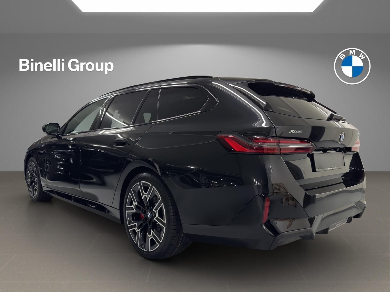 BMW 520d xDrive Touring M-showroom-element-2