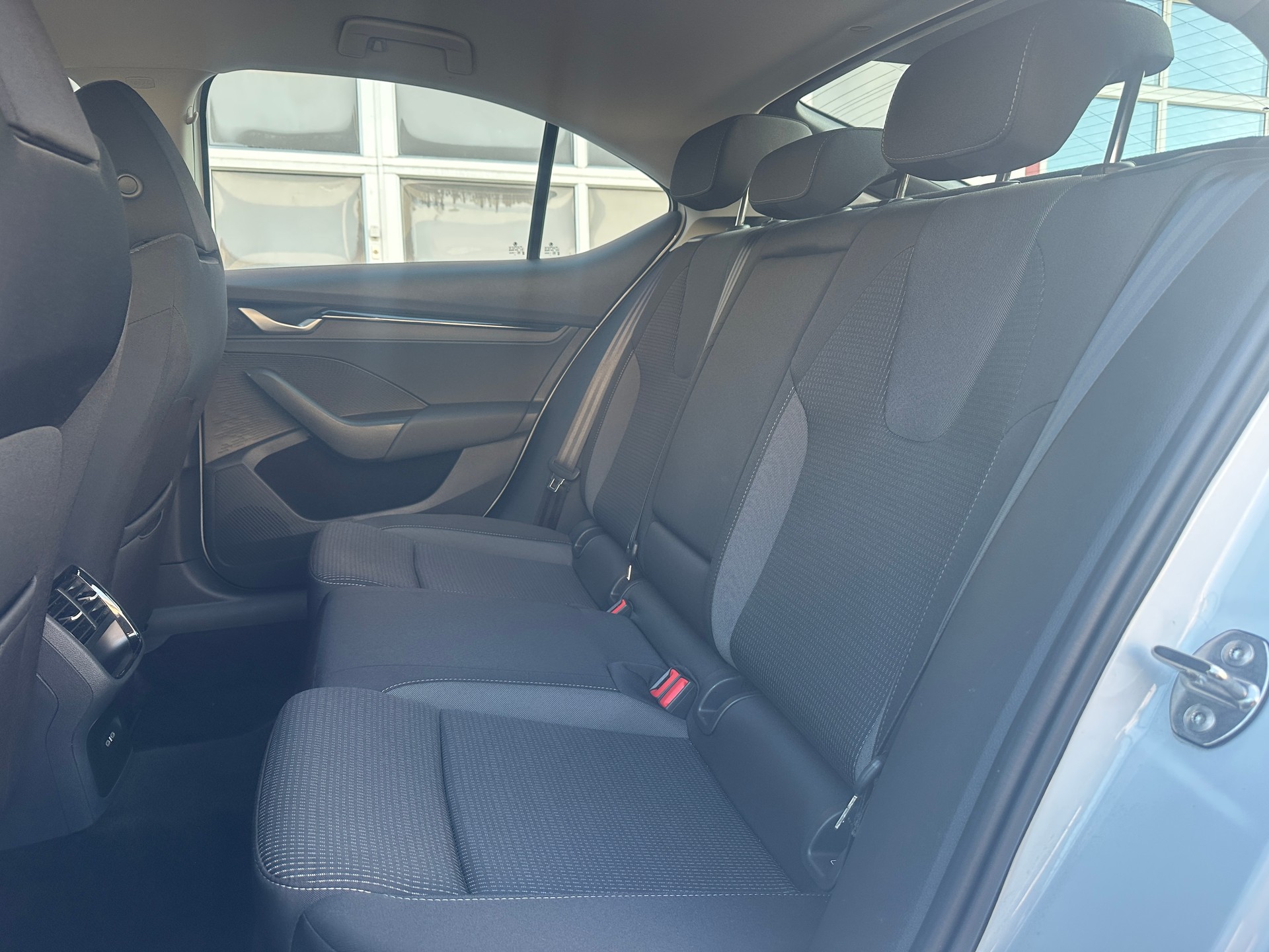 SKODA Octavia Limousine 1.5TSI Selection 150PS Benzin-image-22