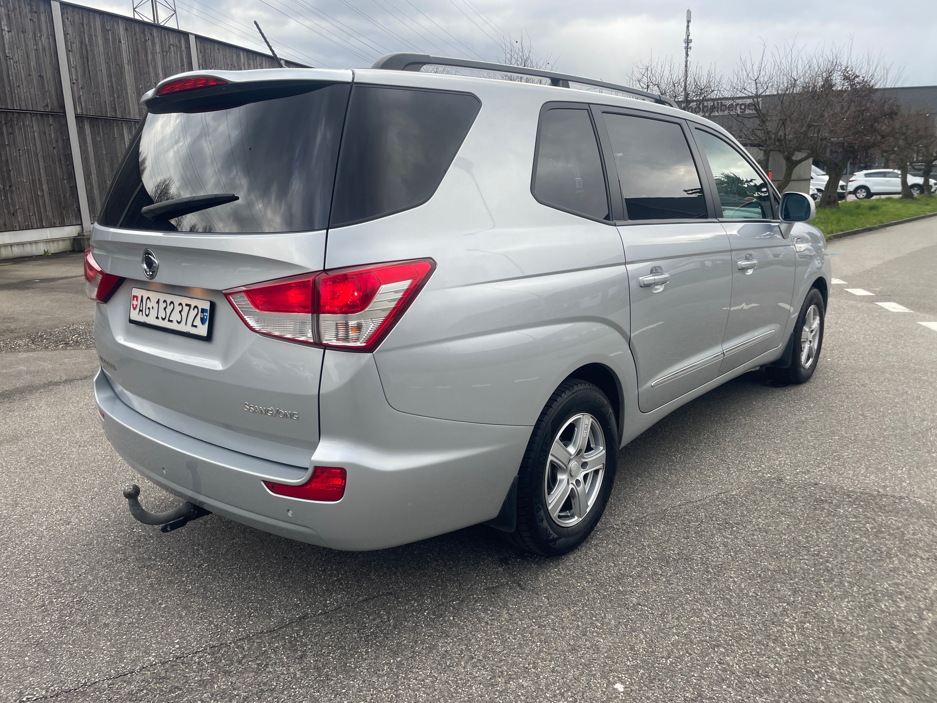 KGM-SsangYong Rodius SV200 e-XDi Sapphire 4WD E-Tronic-image-5