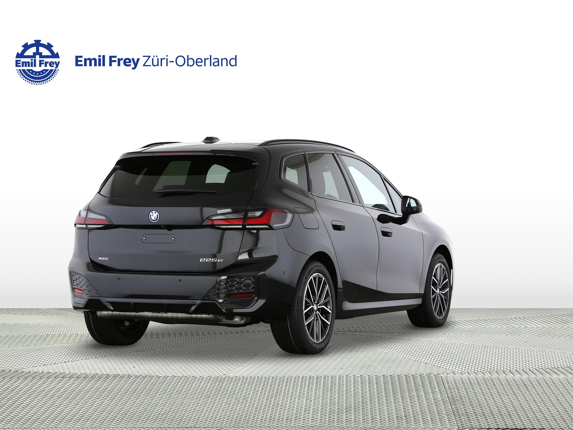 BMW 225e xDrive Active Tourer-showroom-element-2