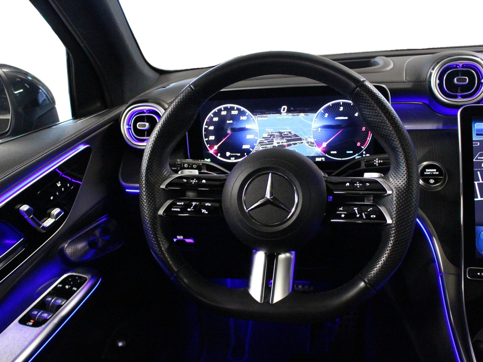 MERCEDES-BENZ GLC 220 d AMG Line 4MATIC-image-11