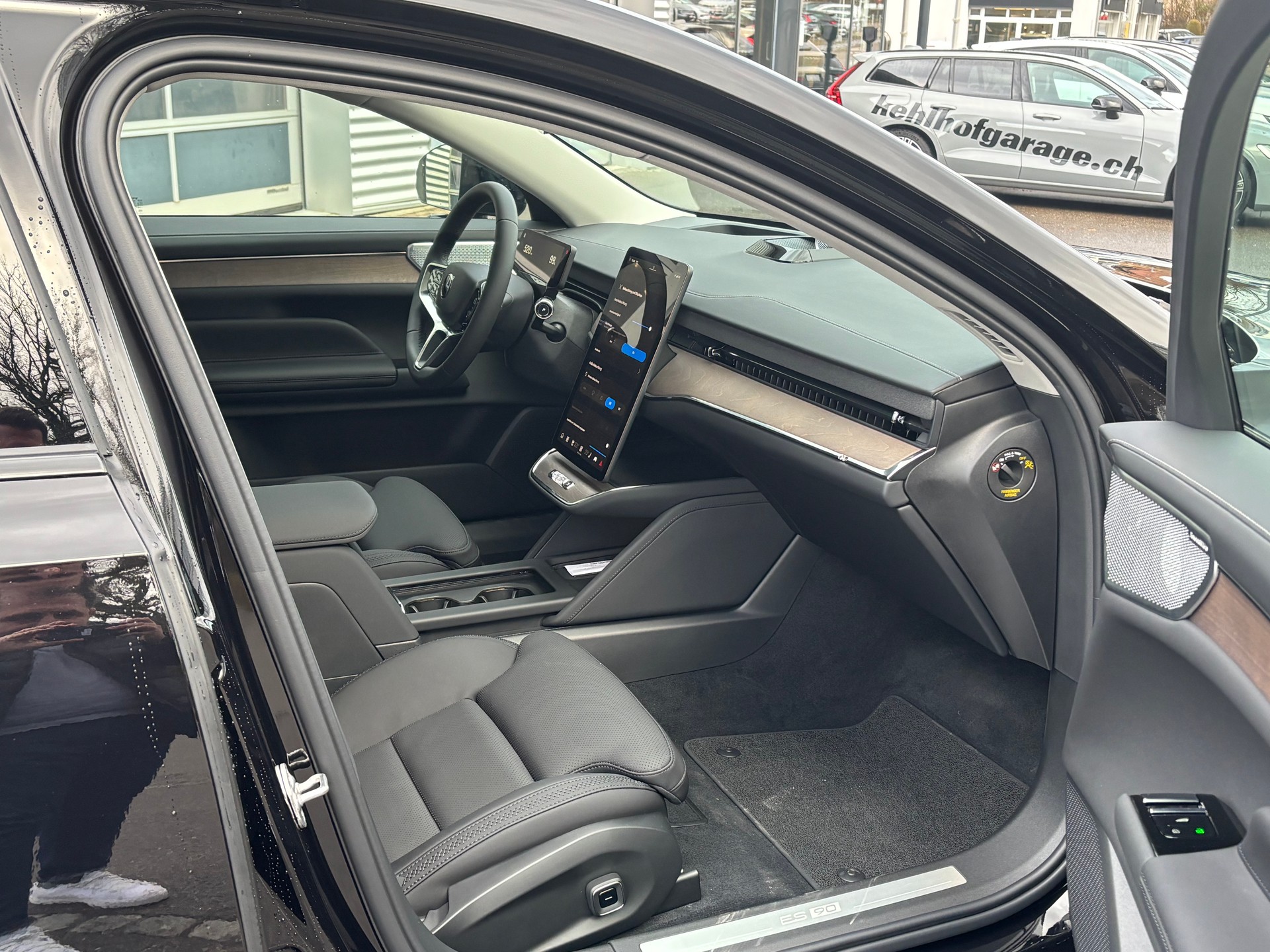 VOLVO ES90 Ultra-image-5