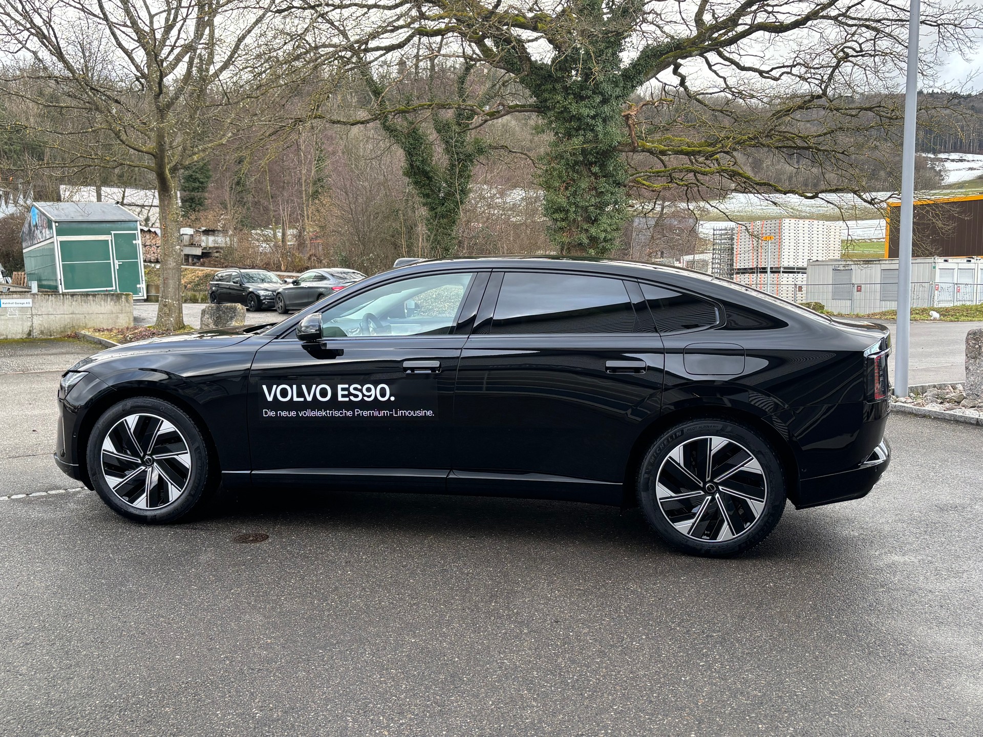 VOLVO ES90 Ultra-showroom-element-3