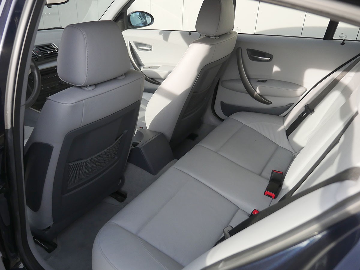BMW 120i-image-10
