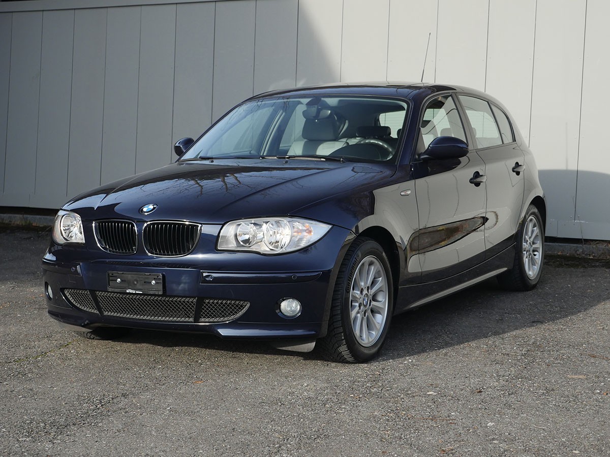 BMW 120i-image-1