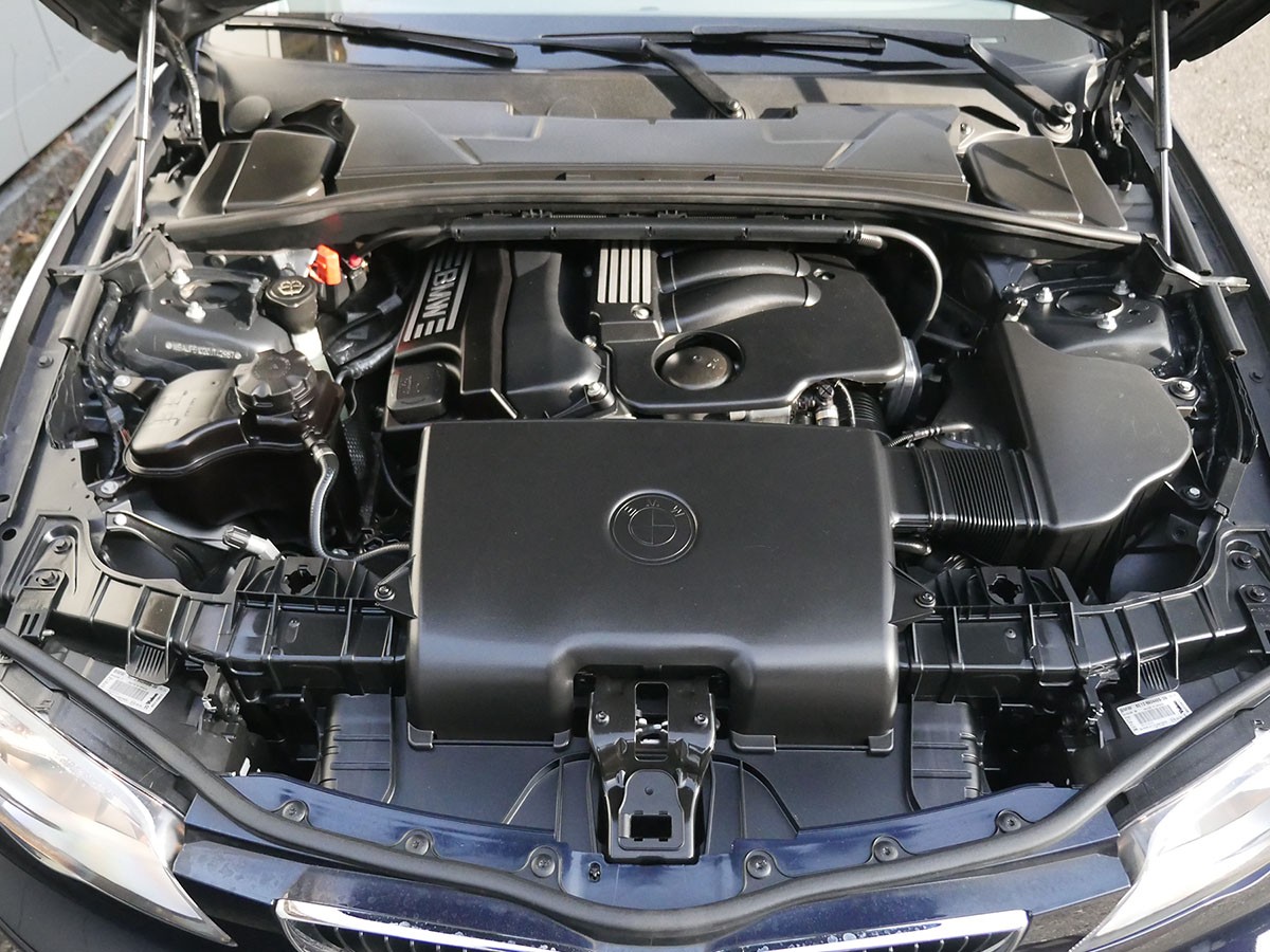 BMW 120i-image-13