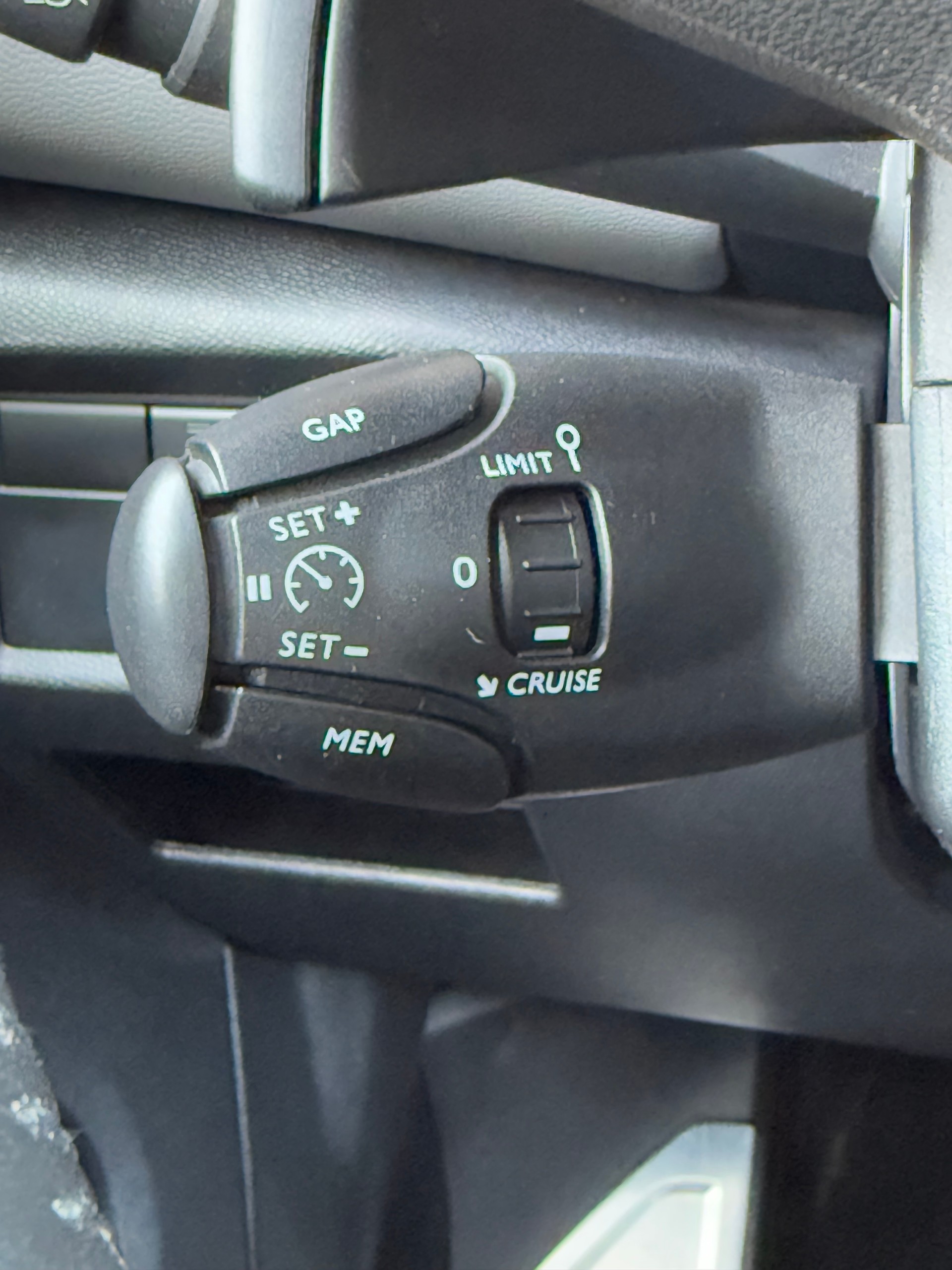 CITROEN C5 Aircross 2.0 BlueHD Shine EAT8-image-11