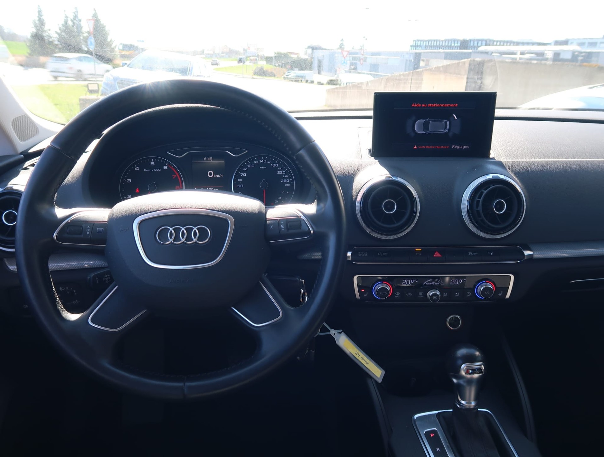 AUDI A3 Sportback 1.4 TFSI Ambiente S-tronic-image-12