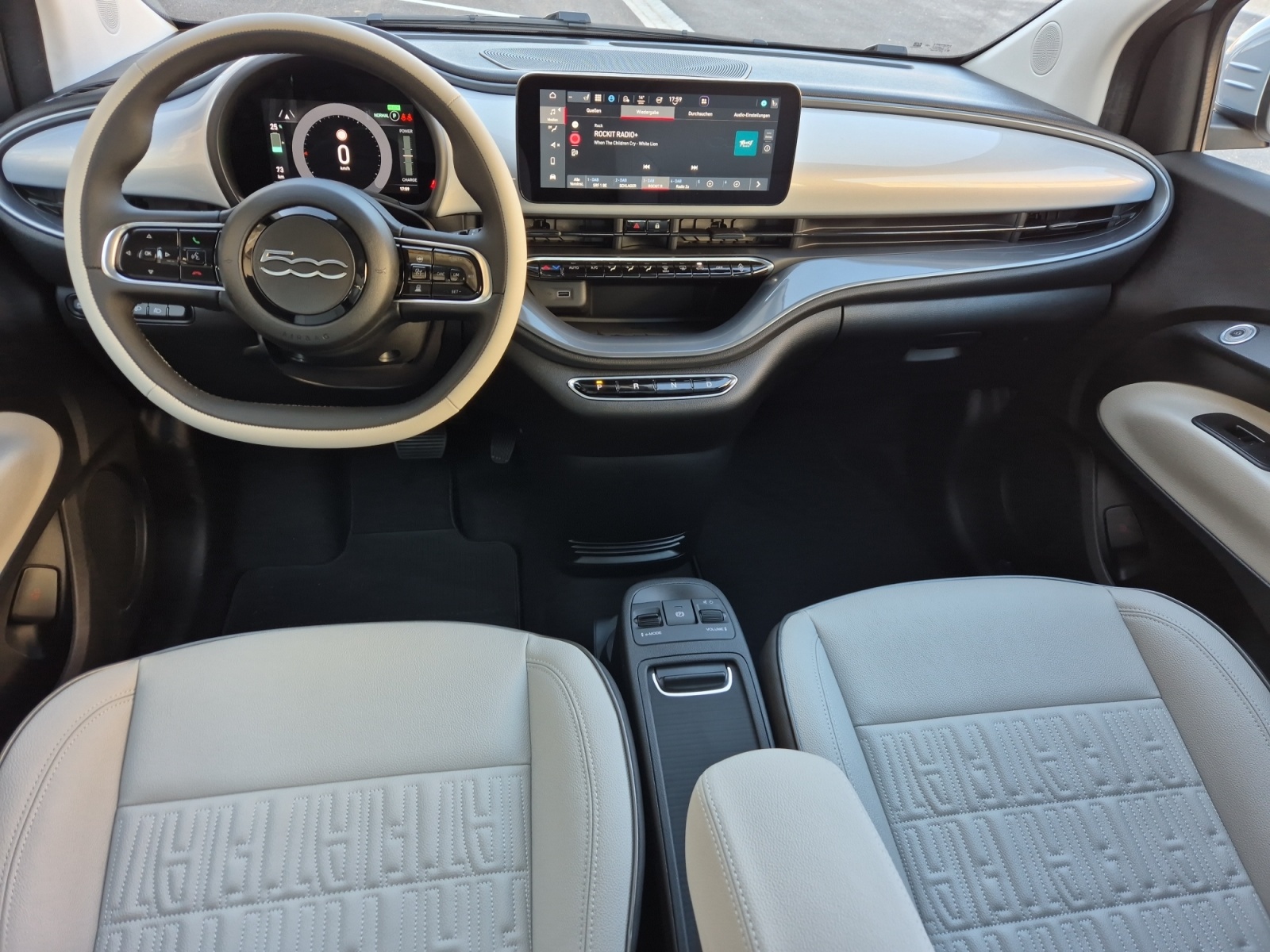 FIAT 500 electric 87 kW La Prima-image-8