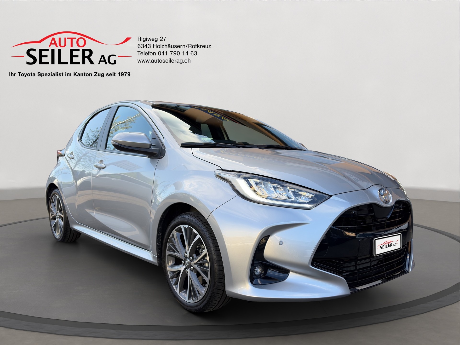 TOYOTA Yaris 1.5 Premiere Edition e-CVT-showroom-element-1