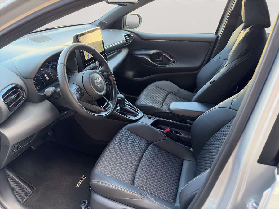 TOYOTA Yaris 1.5 Premiere Edition e-CVT-image-7