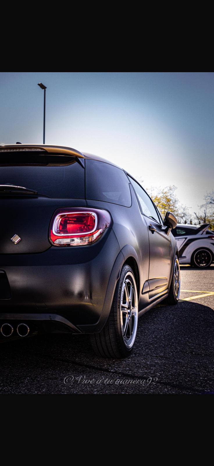 DS AUTOMOBILES DS 3 1.6 THP Performance Black Spezial-image-2