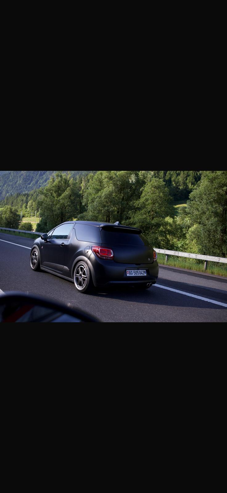 DS AUTOMOBILES DS 3 1.6 THP Performance Black Spezial-image-1