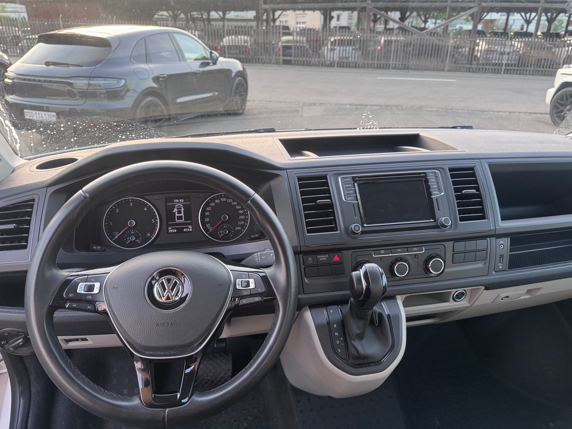 VW T6 2.0 TDI 4Motion DSG AUTOTRANSPORTER-image-7
