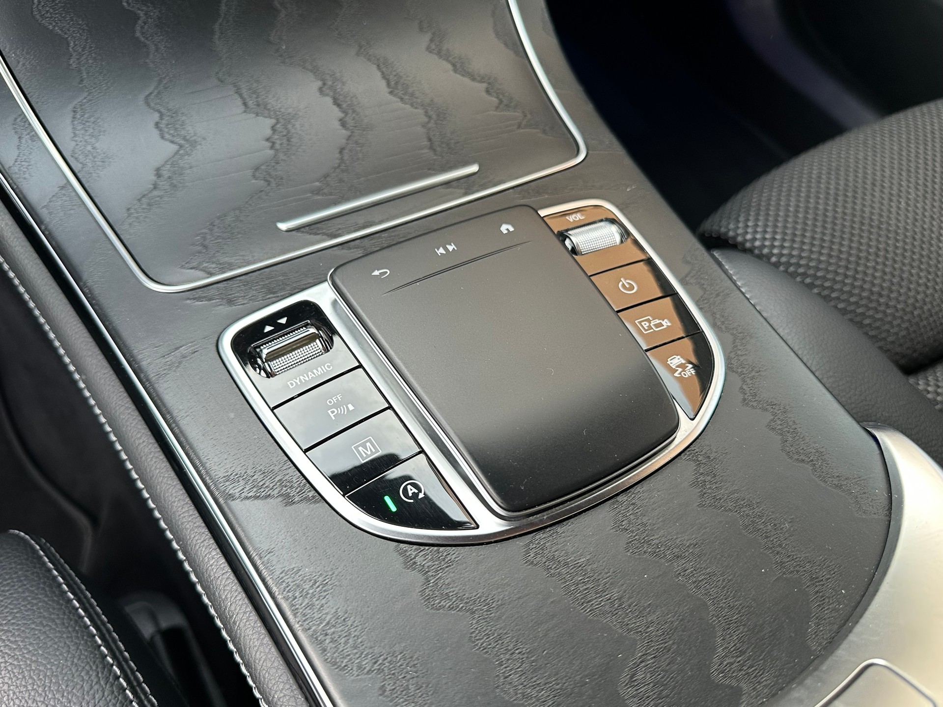 MERCEDES-BENZ GLC 220 d AMG Line 4 Matic-image-6