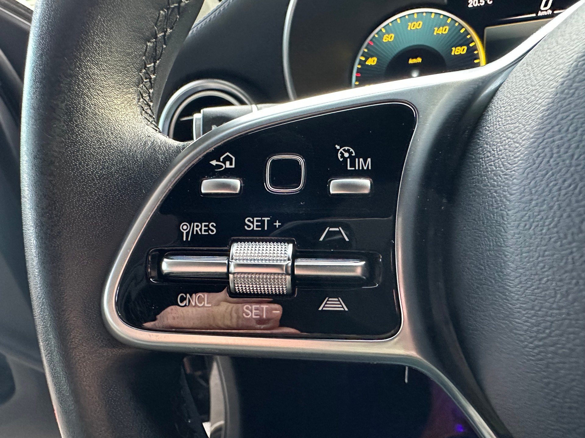 MERCEDES-BENZ GLC 220 d AMG Line 4 Matic-image-13