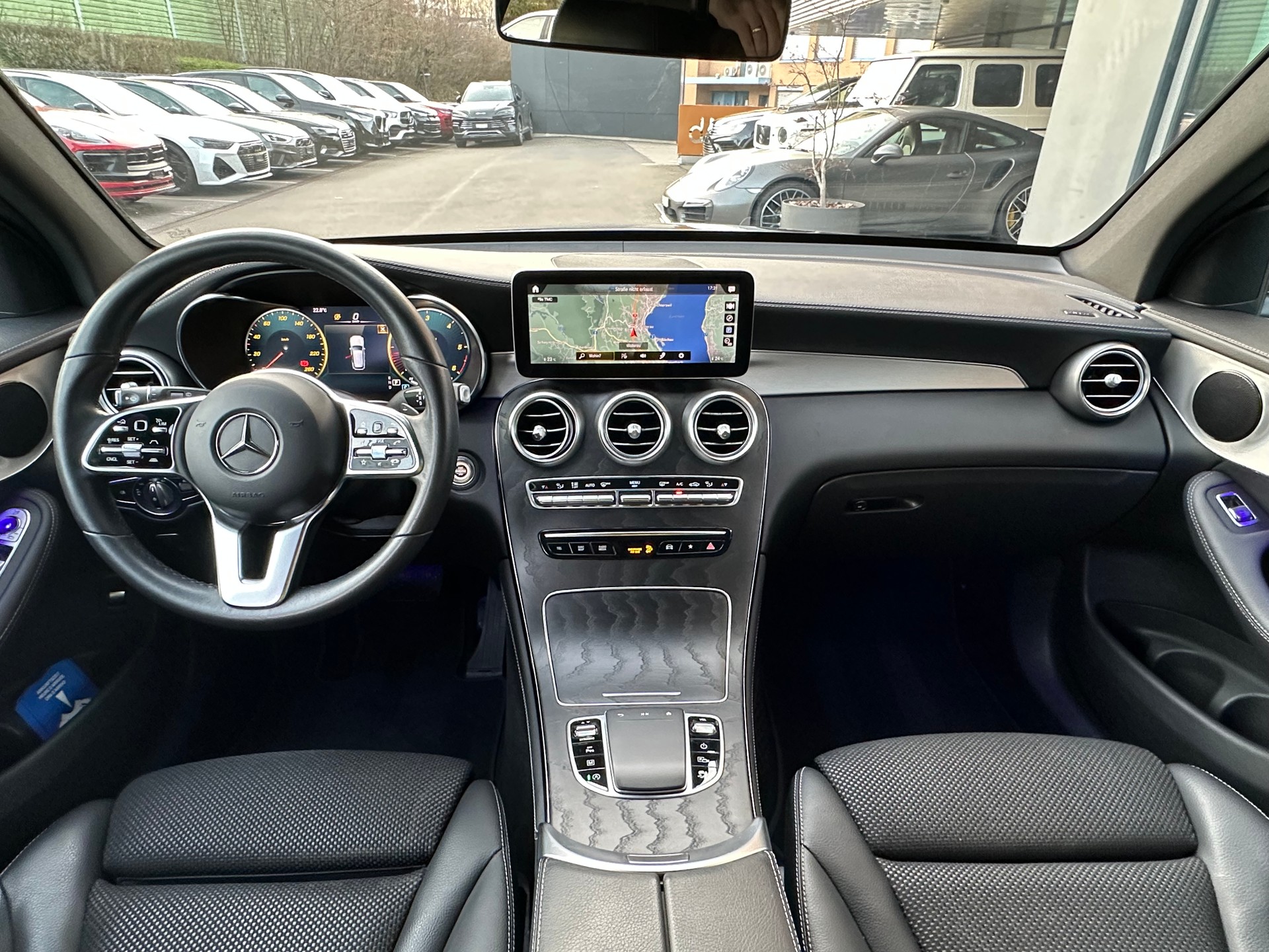 MERCEDES-BENZ GLC 220 d AMG Line 4 Matic-image-10