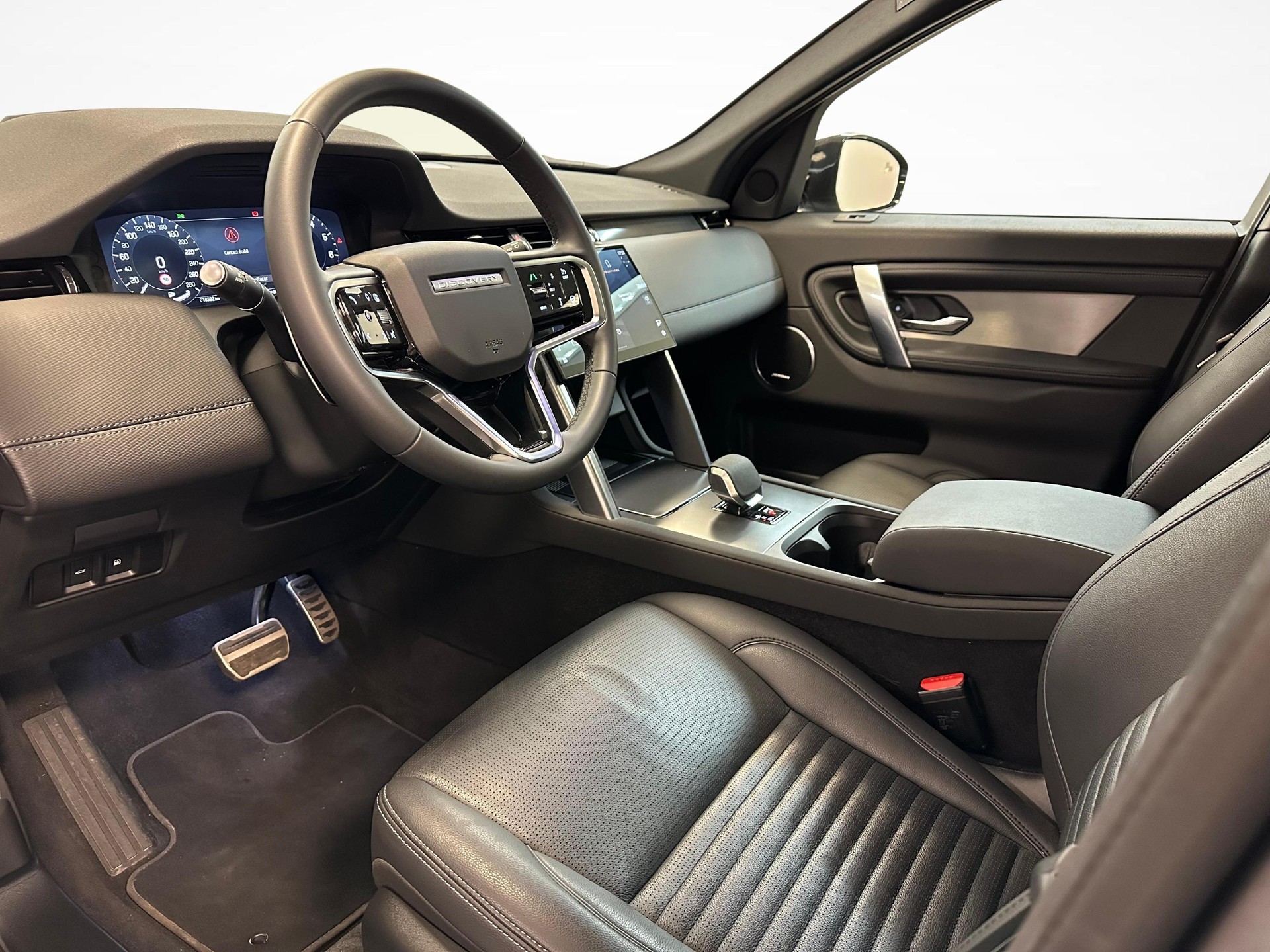 LAND ROVER Discovery Sport 1.5 T 270e Dynamic SE-showroom-element-3