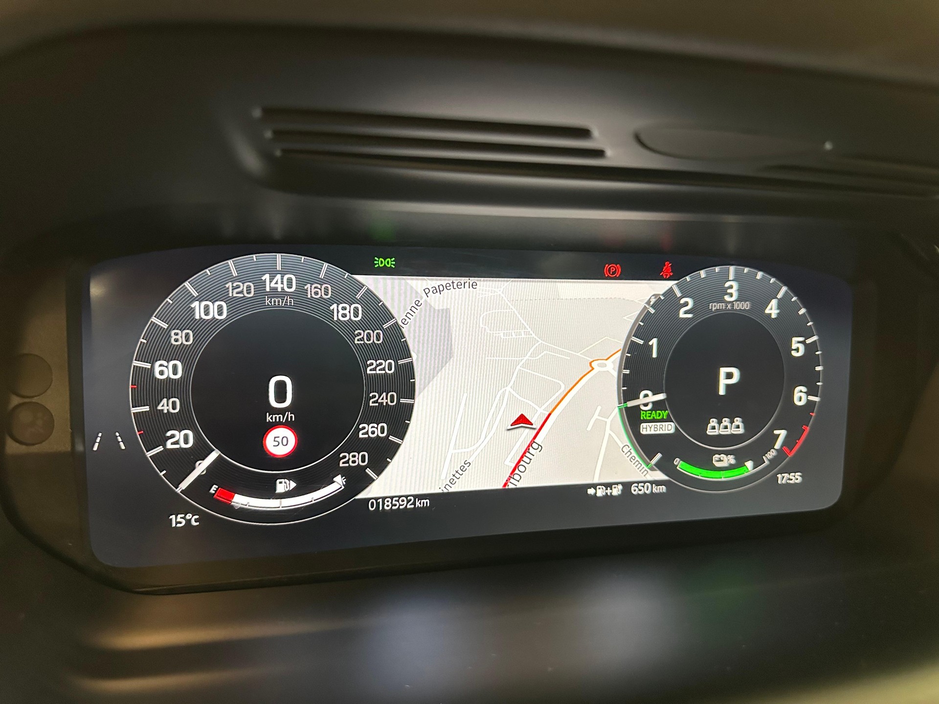 LAND ROVER Discovery Sport 1.5 T 270e Dynamic SE-image-10
