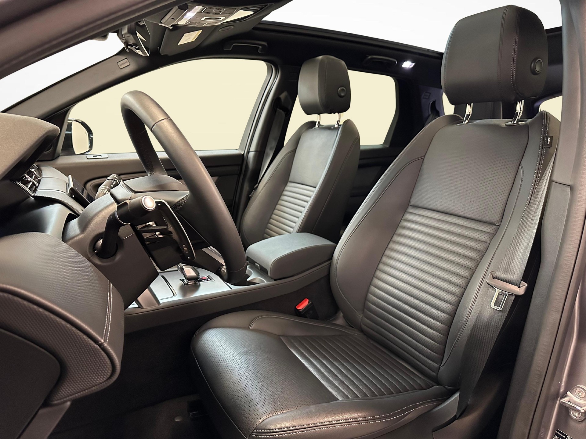 LAND ROVER Discovery Sport 1.5 T 270e Dynamic SE-image-4