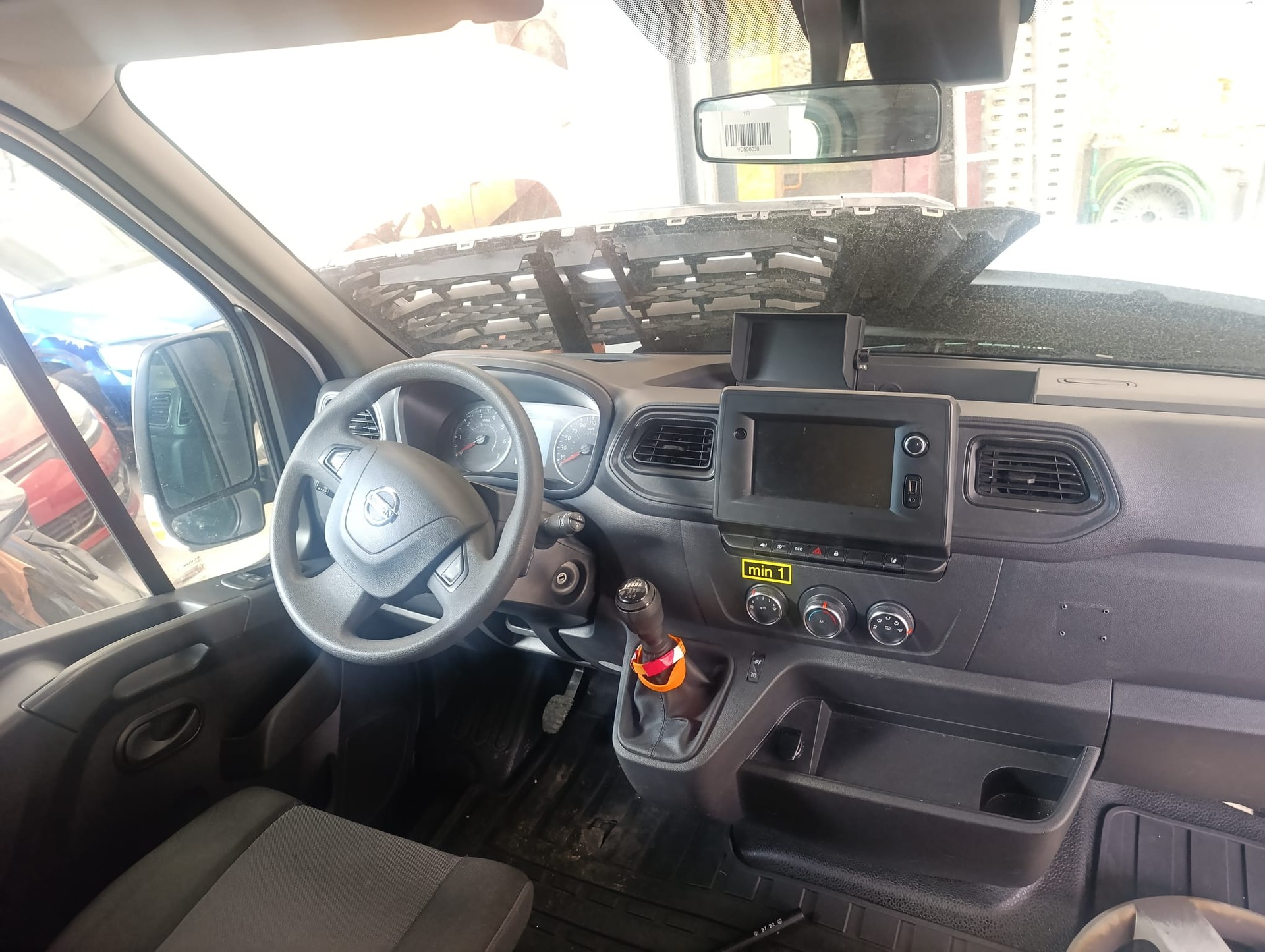 NISSAN INTERSTAR-image-8