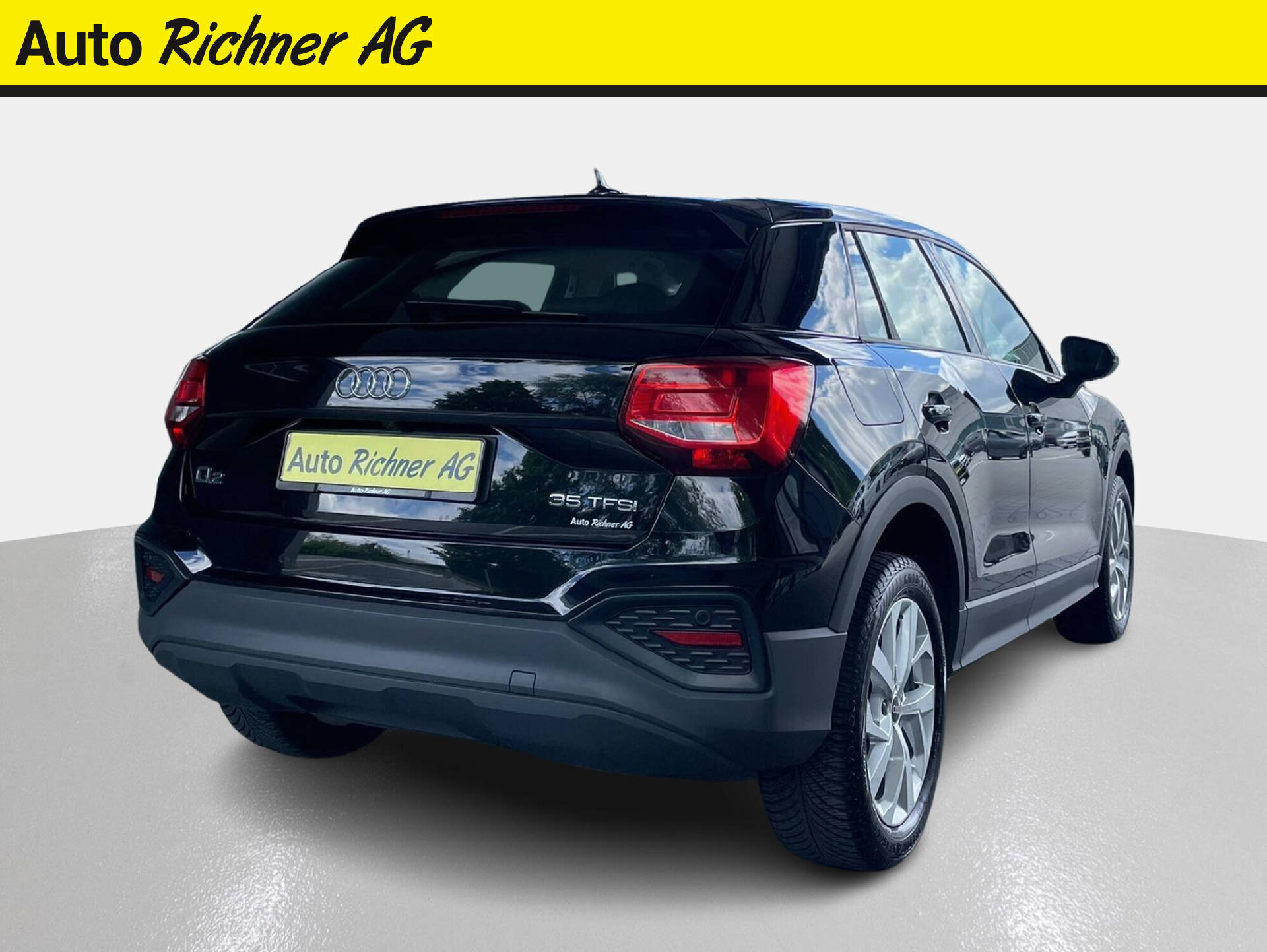 AUDI Q2 1.5 35 TFSI S-Tronic-showroom-element-3
