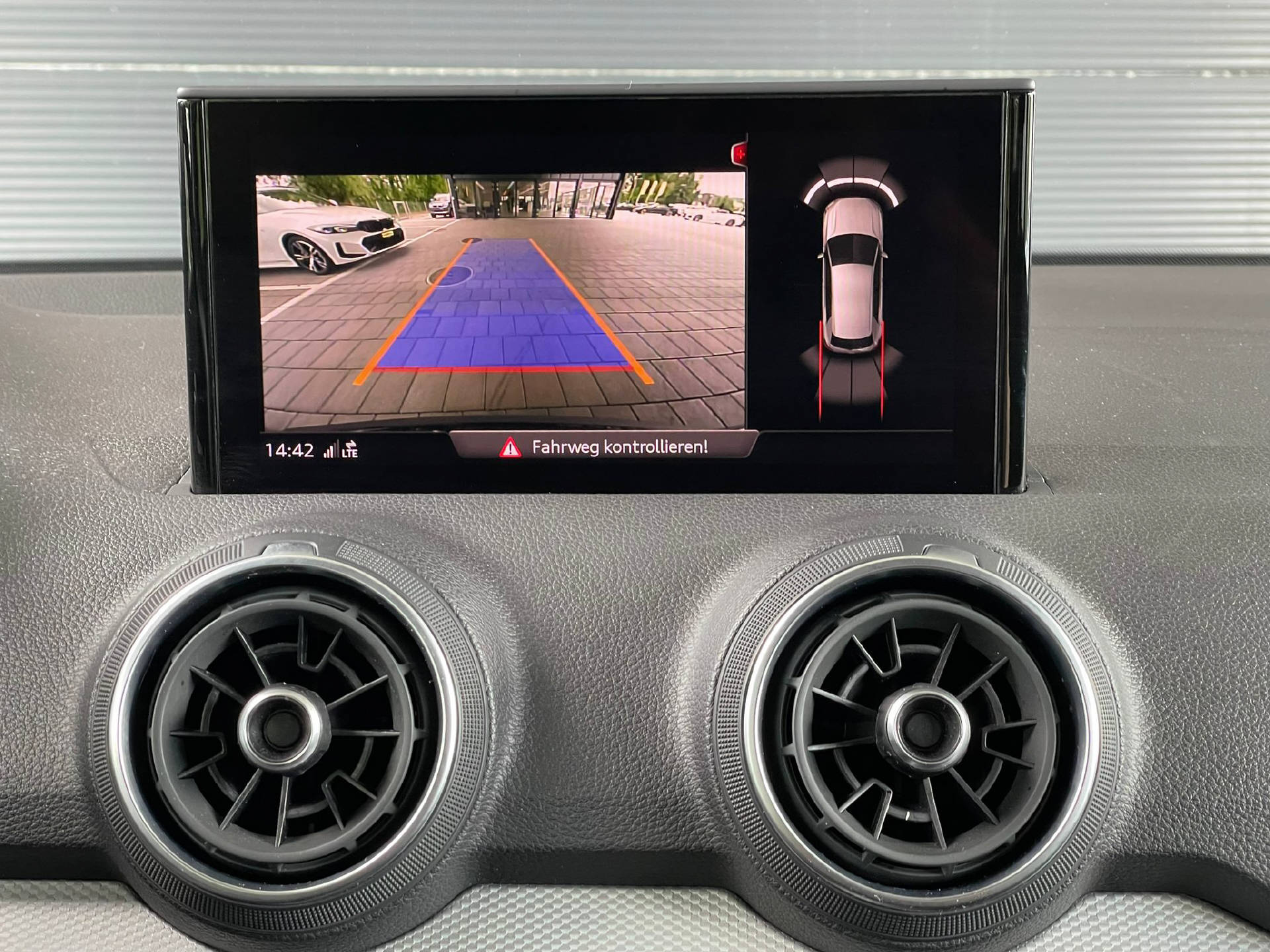 AUDI Q2 1.5 35 TFSI S-Tronic-image-11