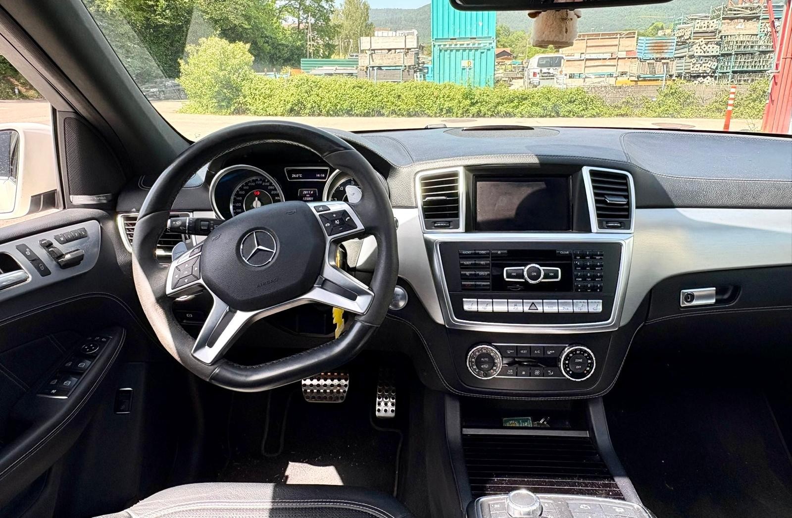 MERCEDES-BENZ ML 63 V8 AMG-image-3