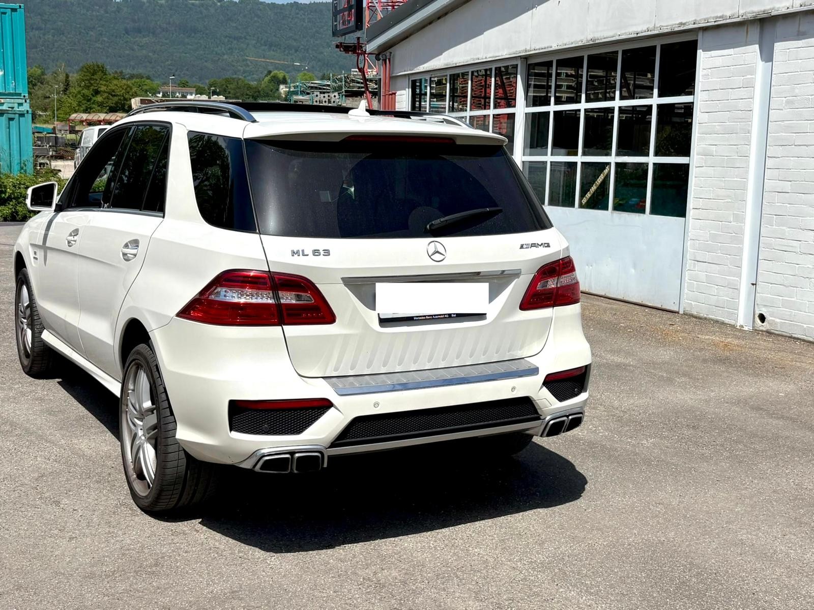 MERCEDES-BENZ ML 63 V8 AMG-image-2