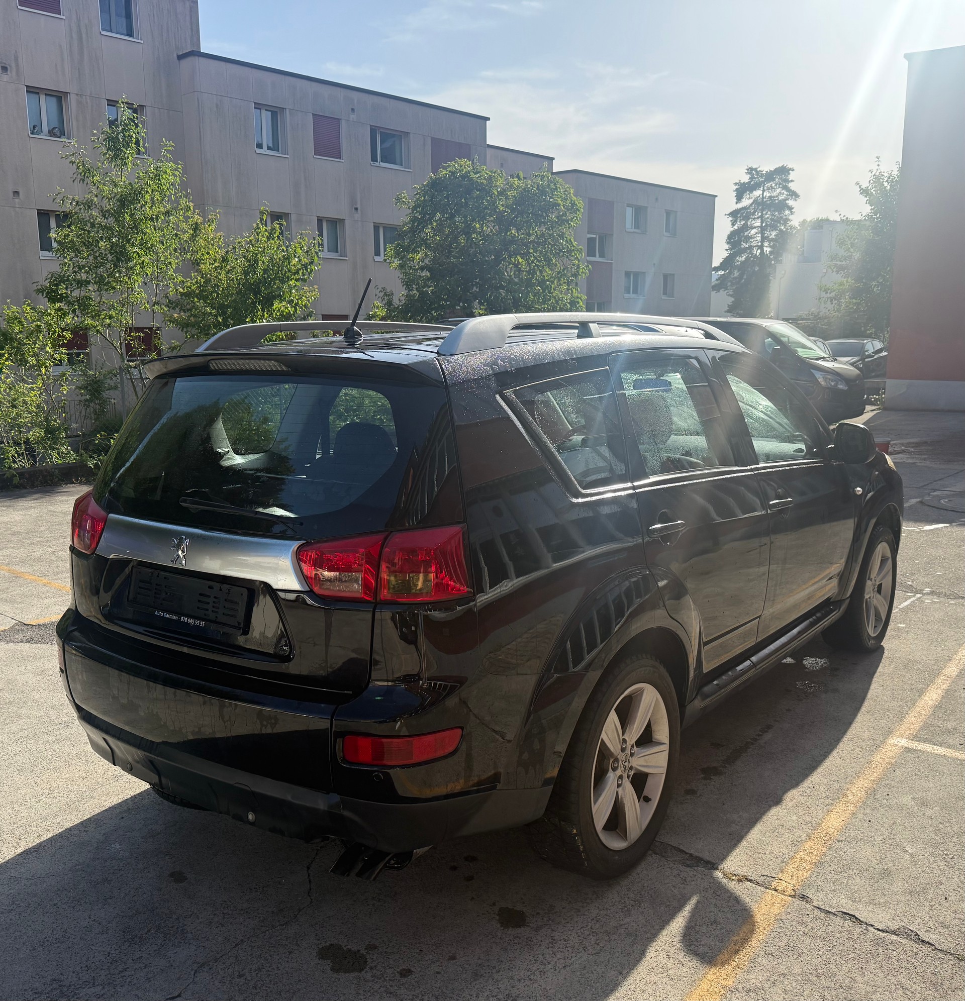PEUGEOT 4007 2.2 HDi Dynamic-image-2