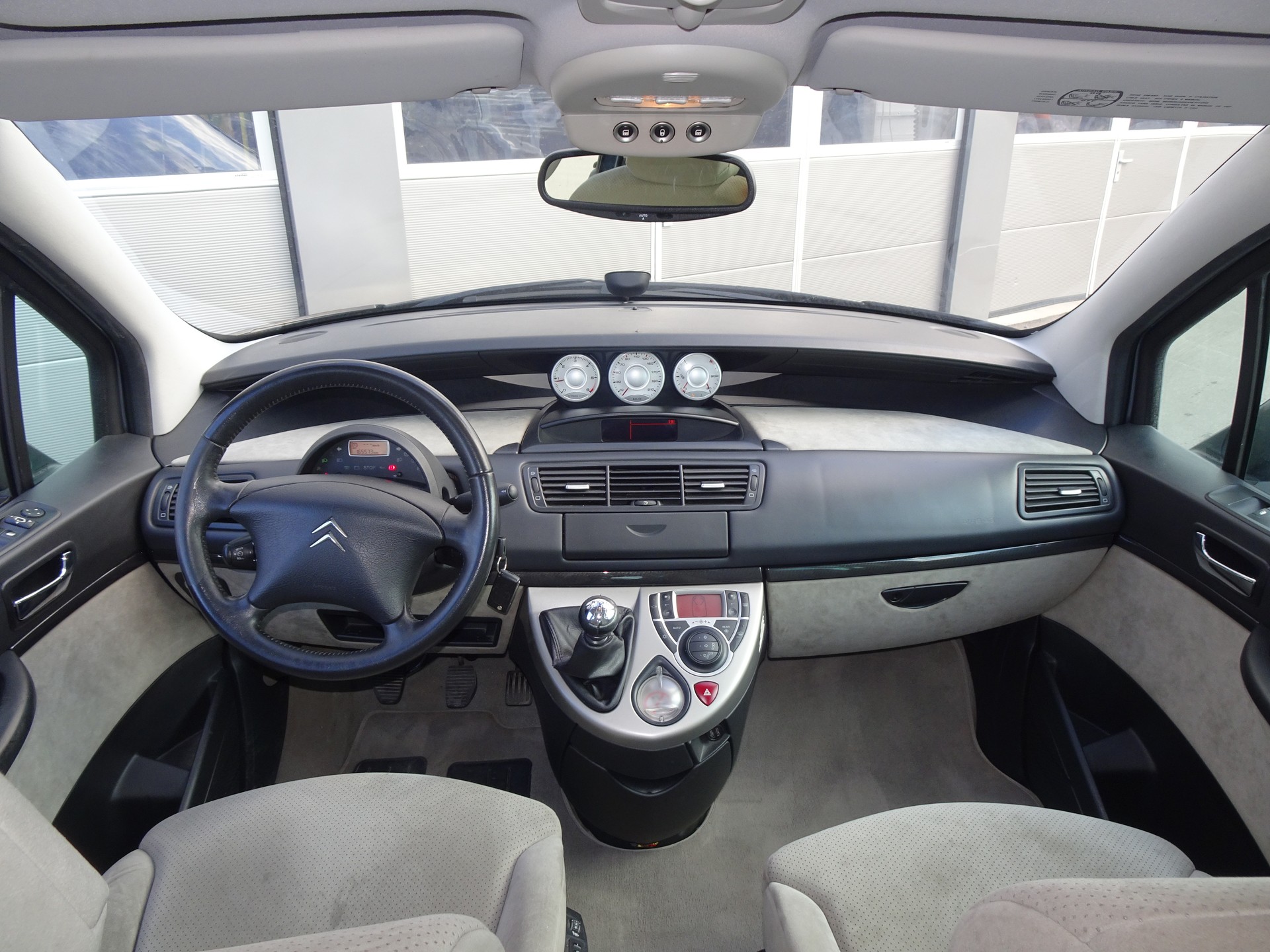 CITROEN C8 2.0 16V HDi Exclusive-image-4