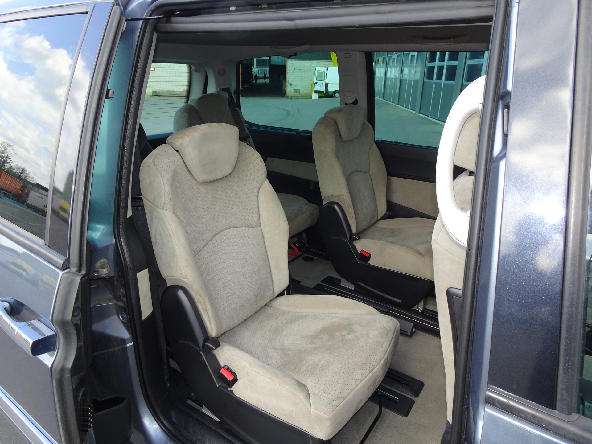 CITROEN C8 2.0 16V HDi Exclusive-image-11