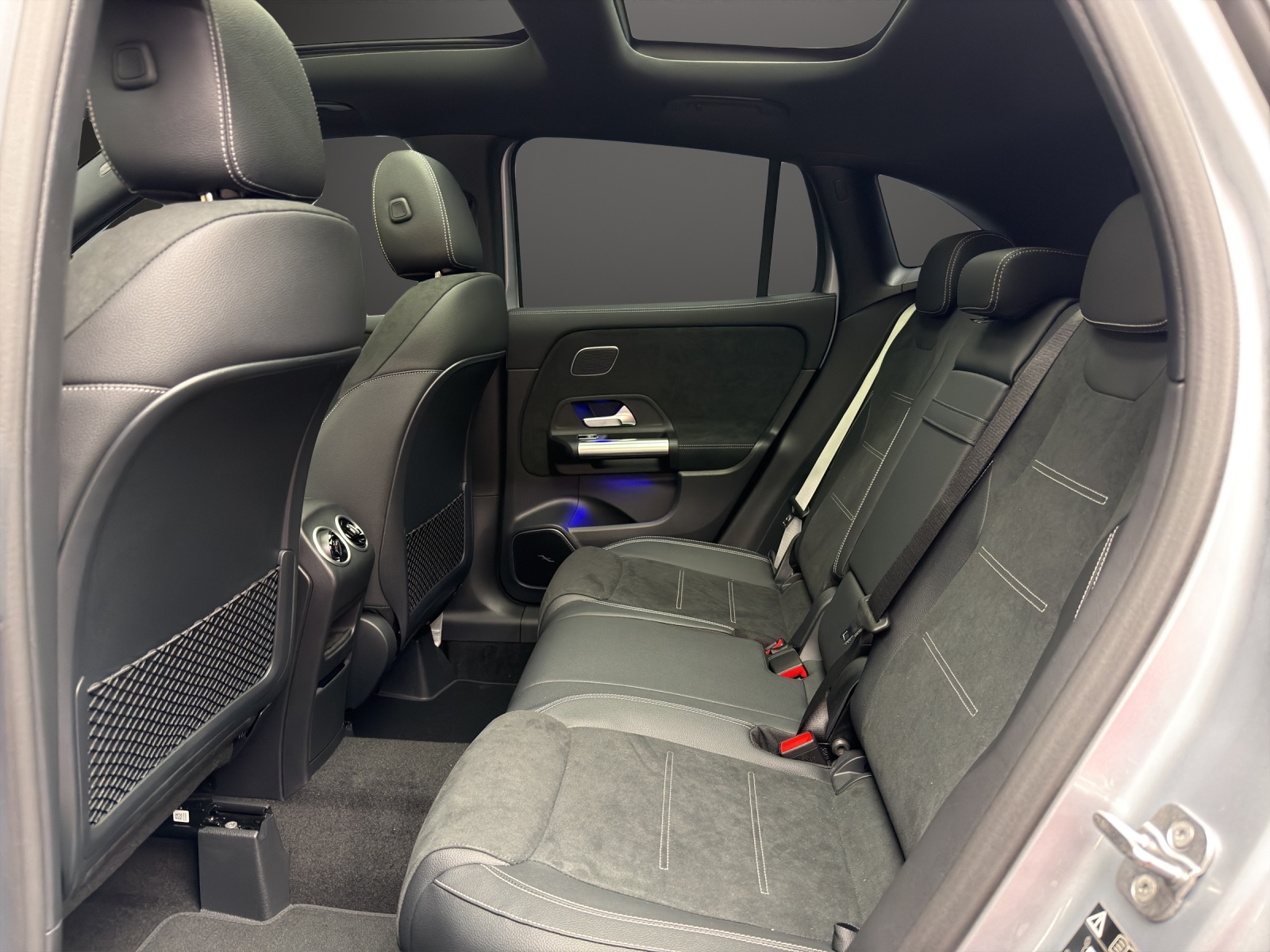 MERCEDES-BENZ GLA 220 d 4M Swiss Star-image-10