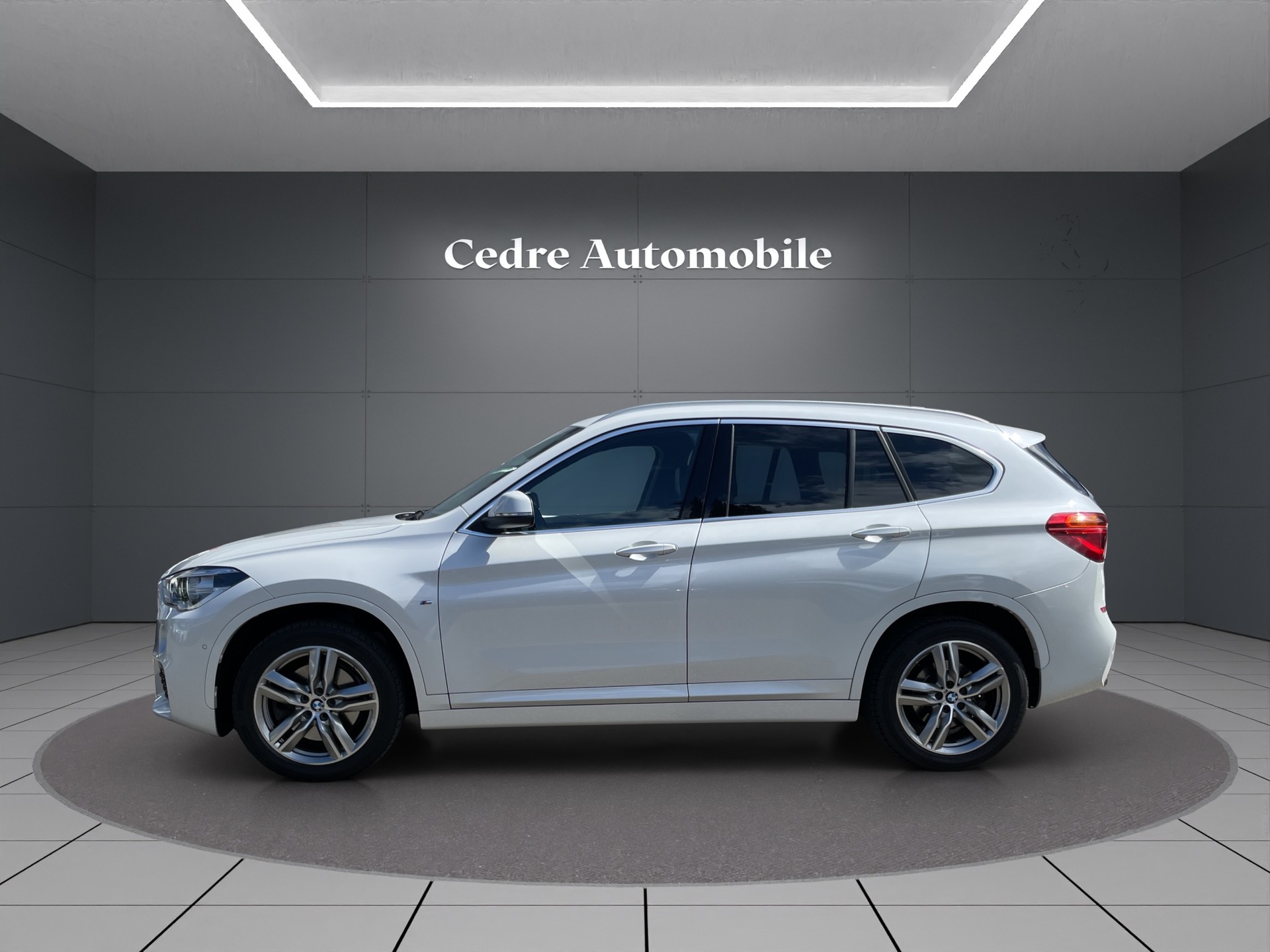 BMW X1 xDrive 25d M Sport Steptronic-showroom-element-2