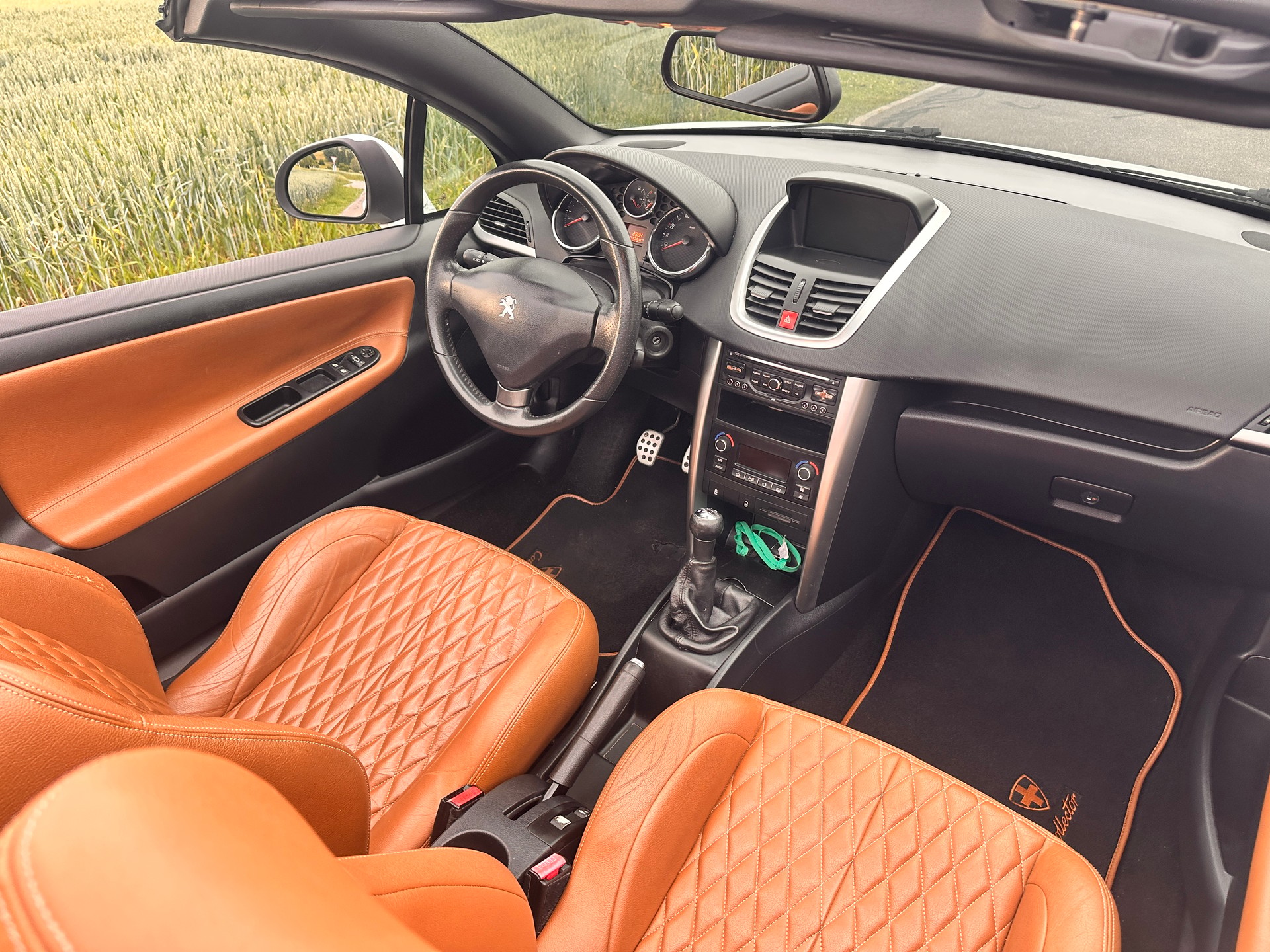 PEUGEOT 207 CC 1.6 16V Swiss Collector-image-12