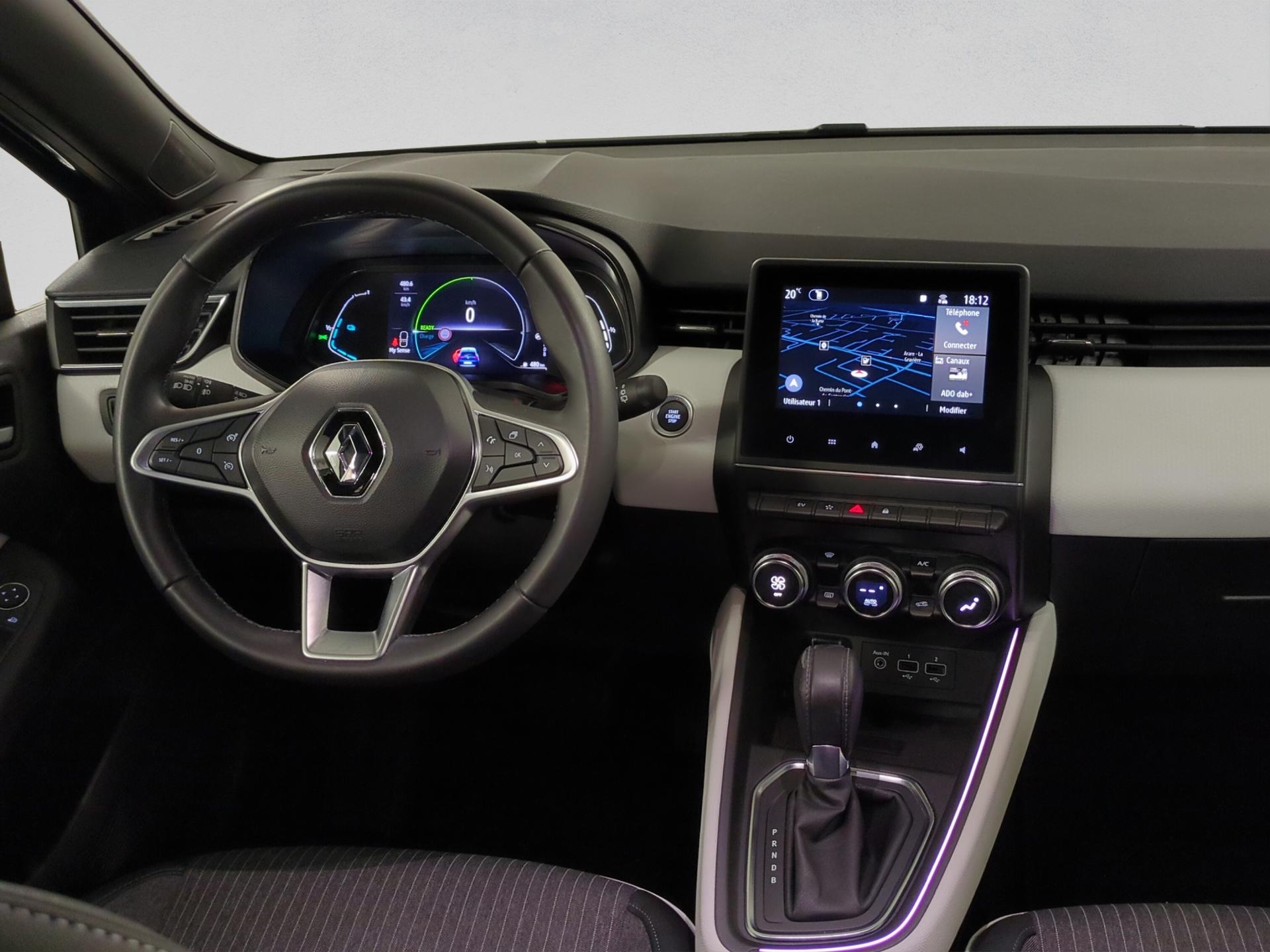 RENAULT Clio 1.6 E-Tech Techno-image-13