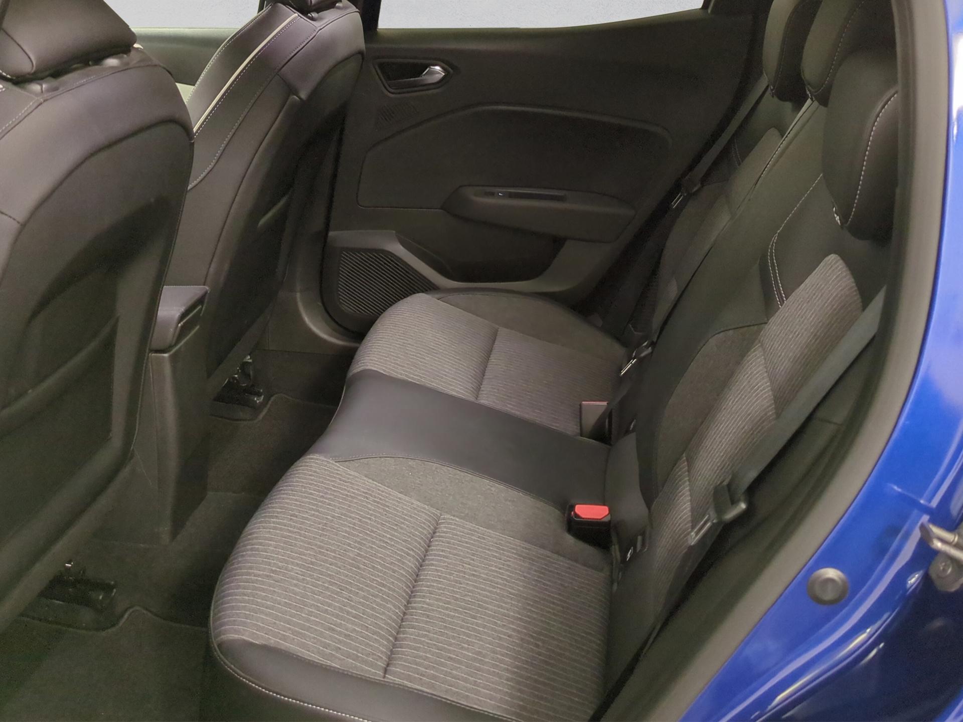 RENAULT Clio 1.6 E-Tech Techno-image-14