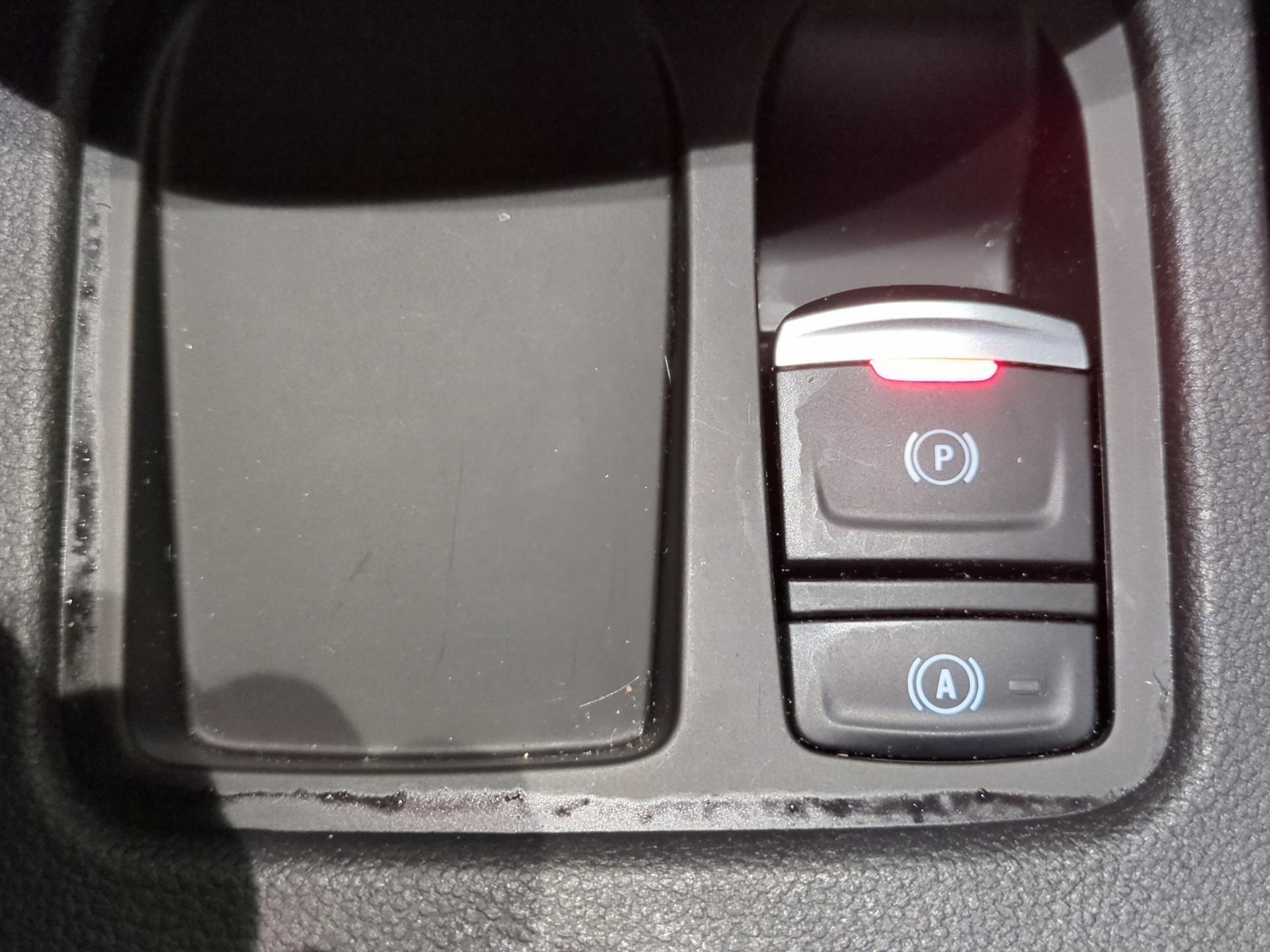 RENAULT Clio 1.6 E-Tech Techno-image-25