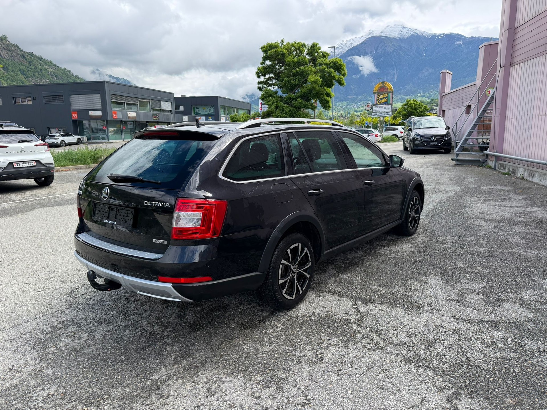 SKODA Octavia Combi 2.0 TDI Scout 4x4 DSG-image-3
