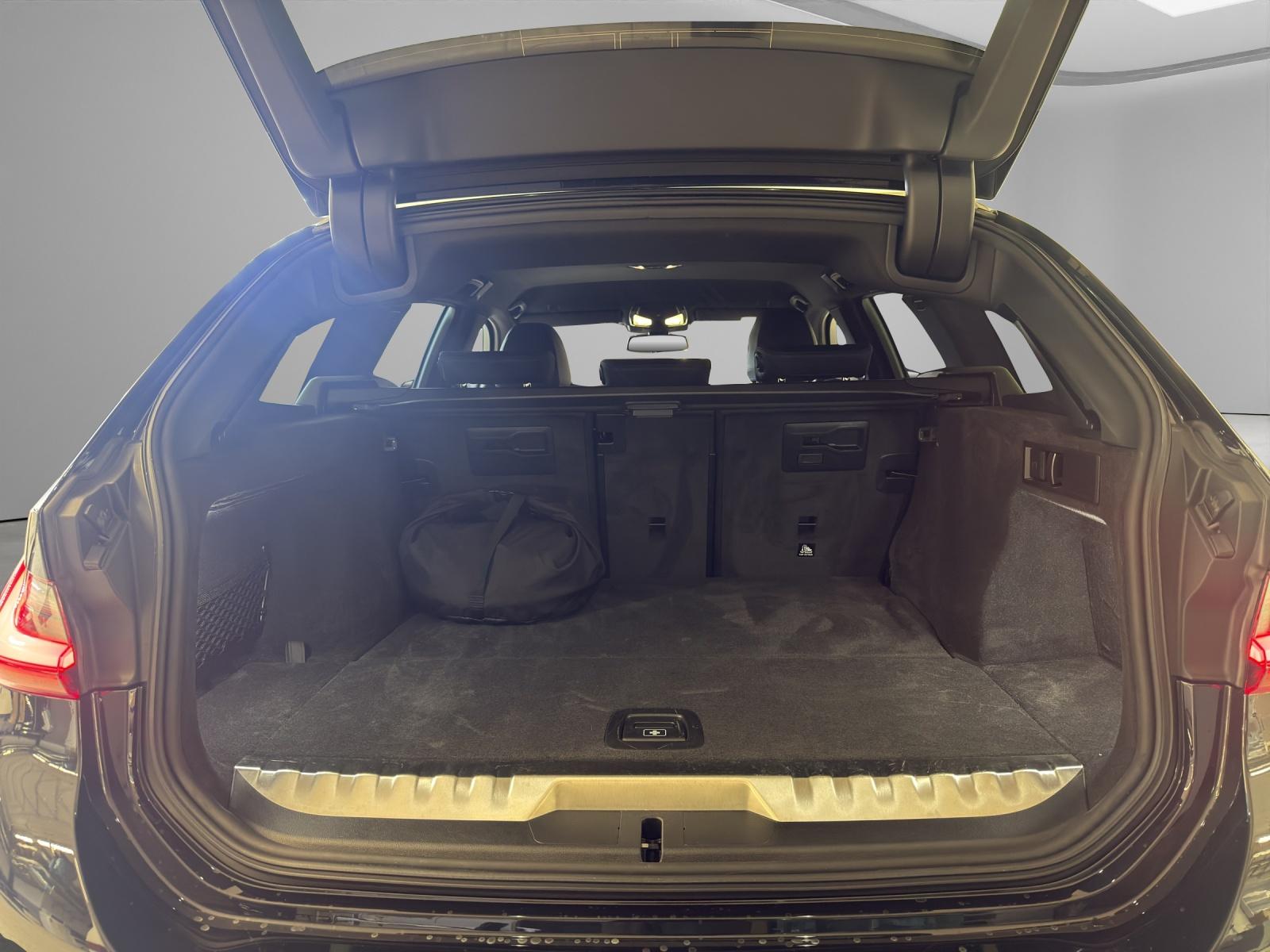 BMW 330e xDrive Touring M-SportPaket-image-21