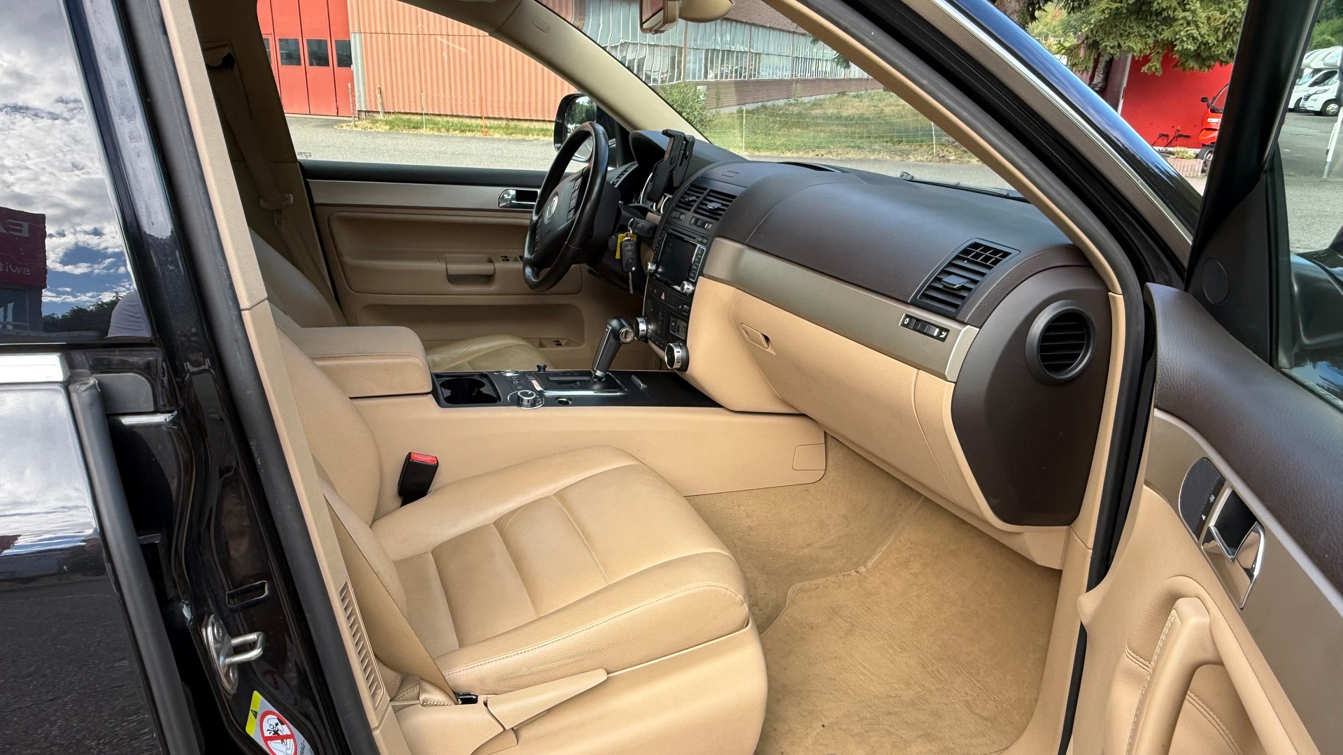 VW Touareg 3.0 TDI Tiptronic-image-9