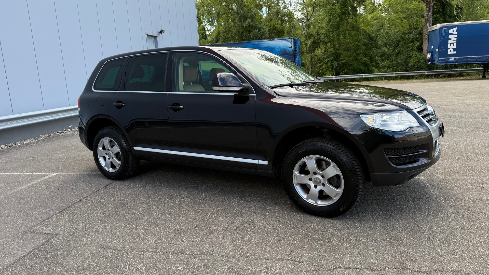 VW Touareg 3.0 TDI Tiptronic-image-11