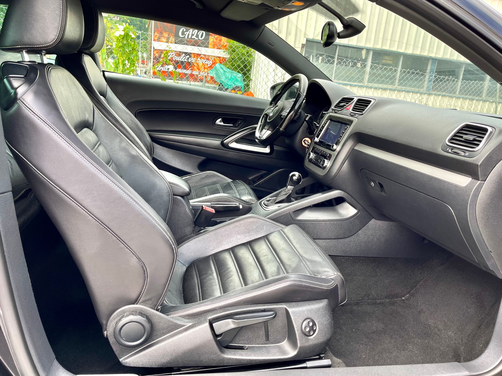 VW Scirocco 2.0 TSI DSG-image-4