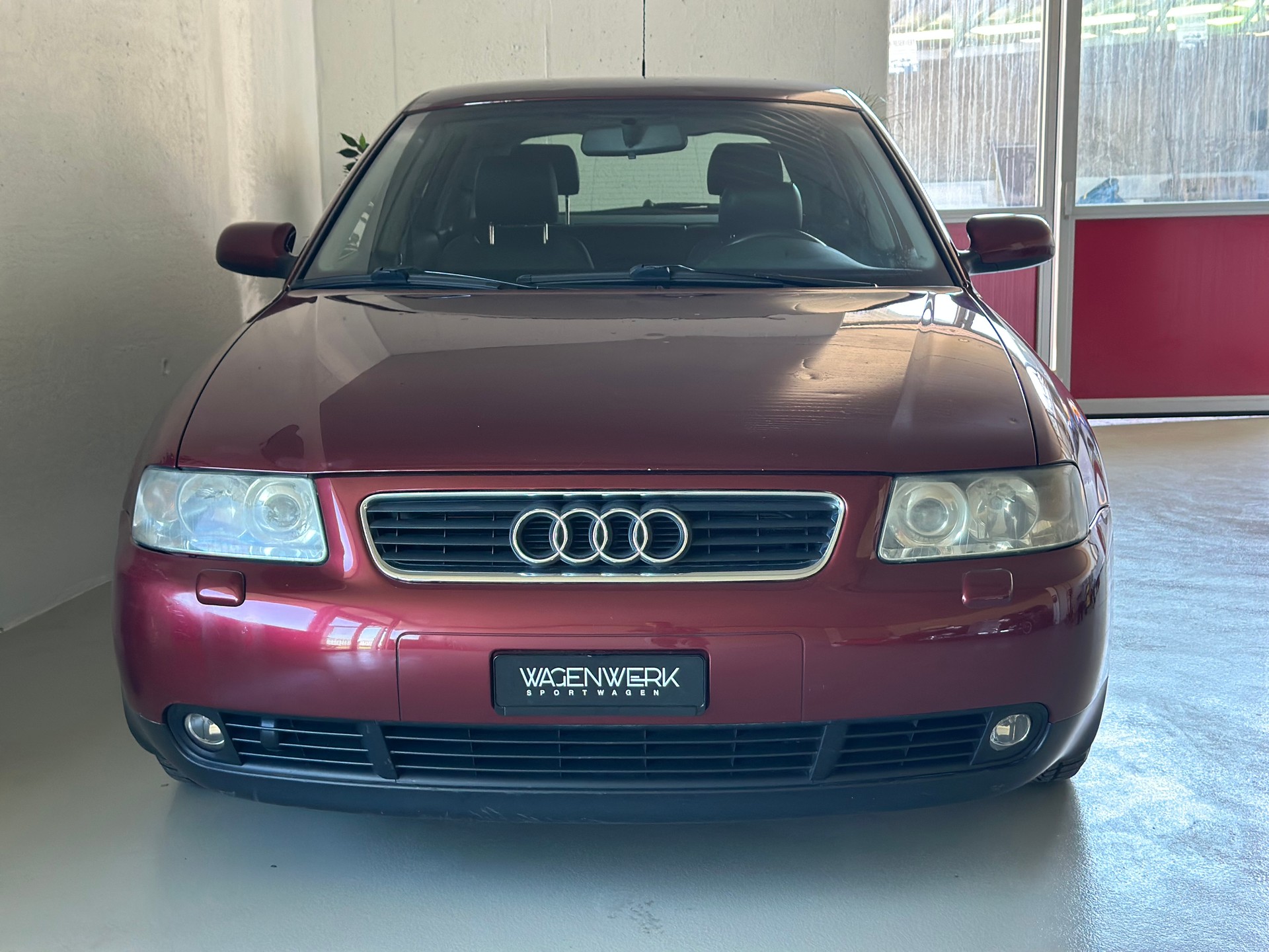 AUDI A3 1.8 Ambiente-showroom-element-2
