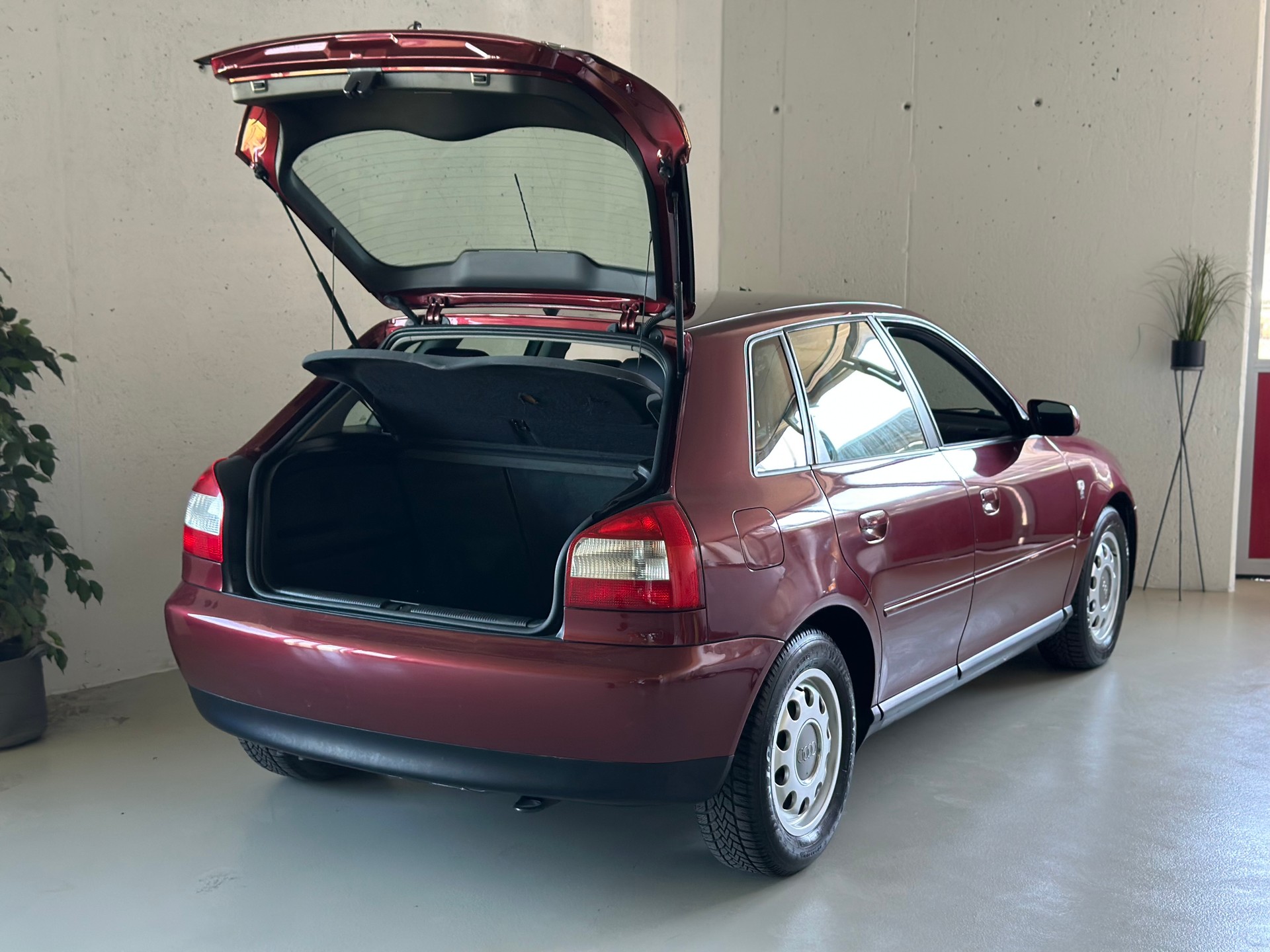AUDI A3 1.8 Ambiente-image-15