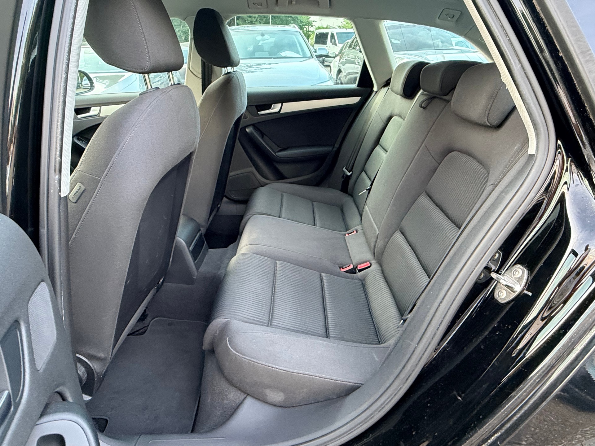 AUDI A4 Avant 1.8 TFSI multitronic-image-23