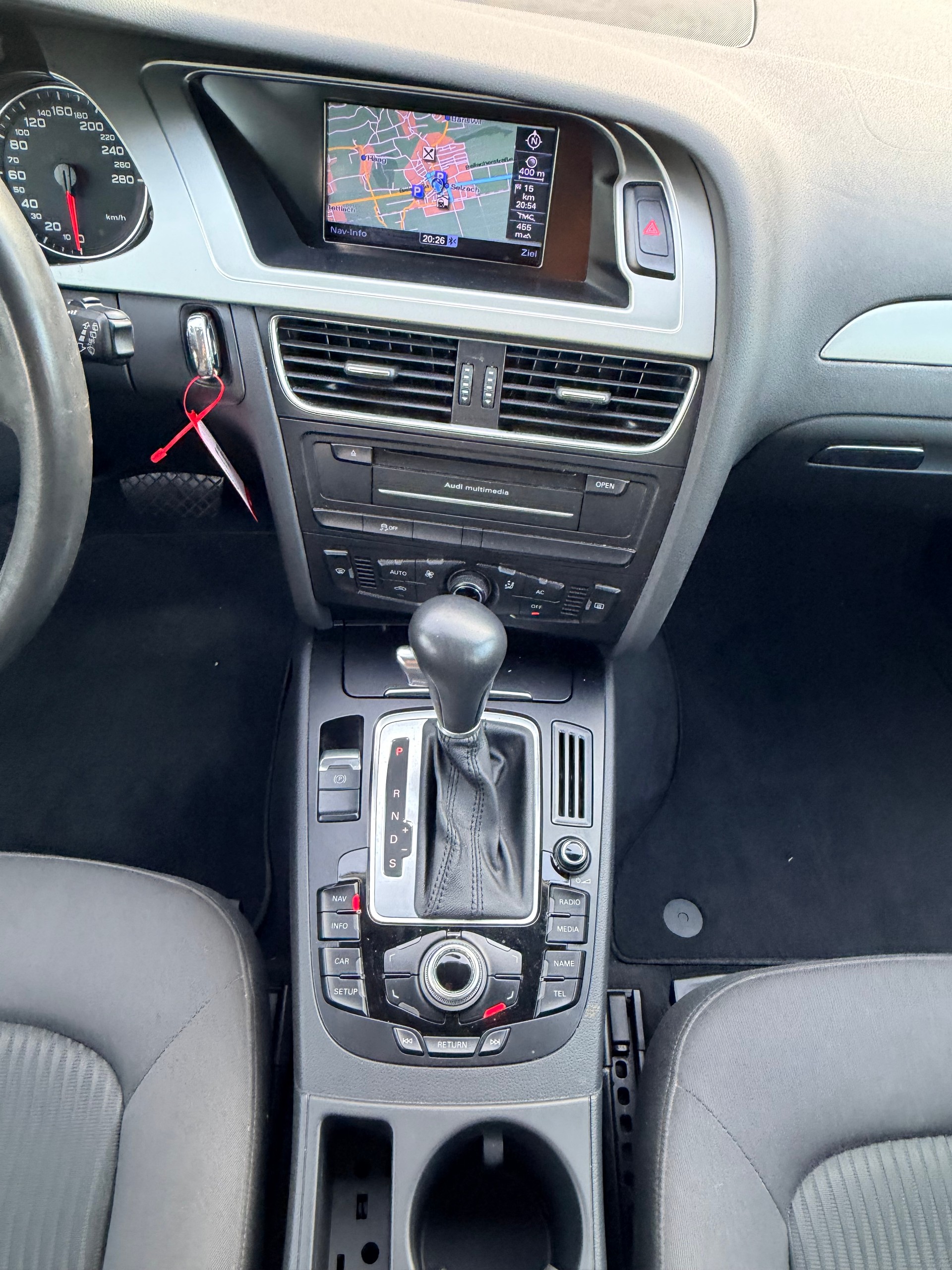 AUDI A4 Avant 1.8 TFSI multitronic-image-19