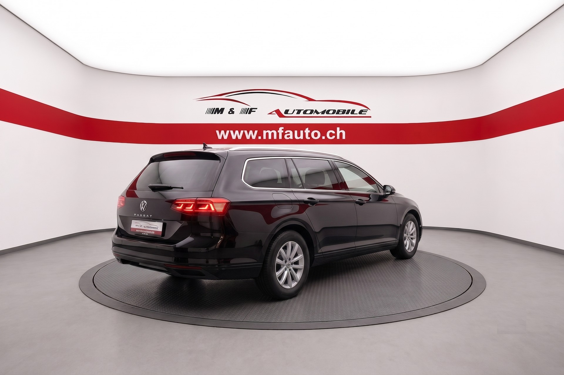 VW Passat Variant 2.0 TDI 150 Business DSG-image-5