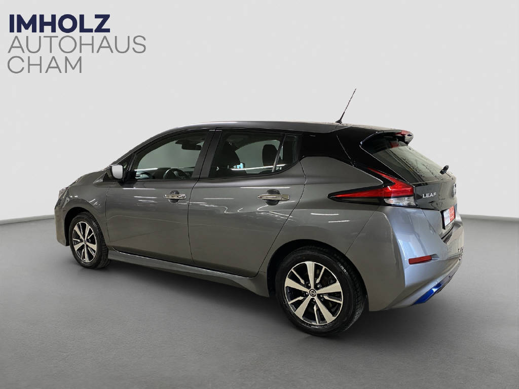 NISSAN Leaf Acenta-showroom-element-2